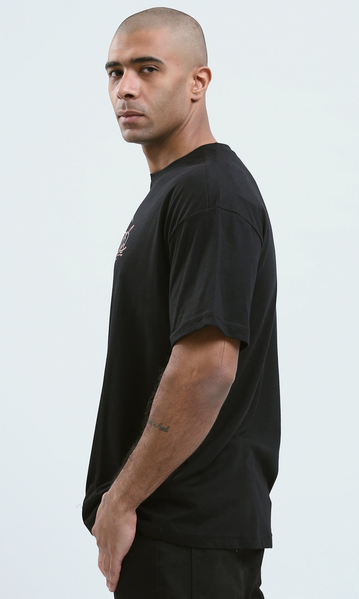 O178980 - Black Slip On Printed Tee with Round Neck