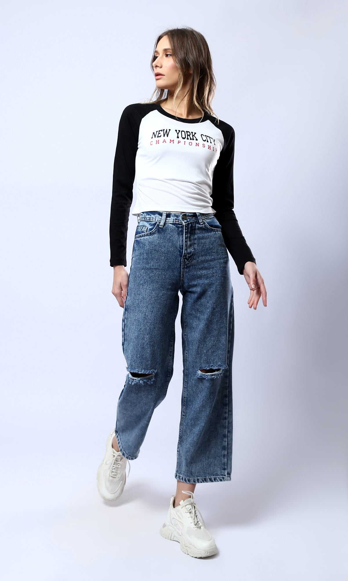 O179584 Comfy Straight Light Vintage Jeans With Front Cuts