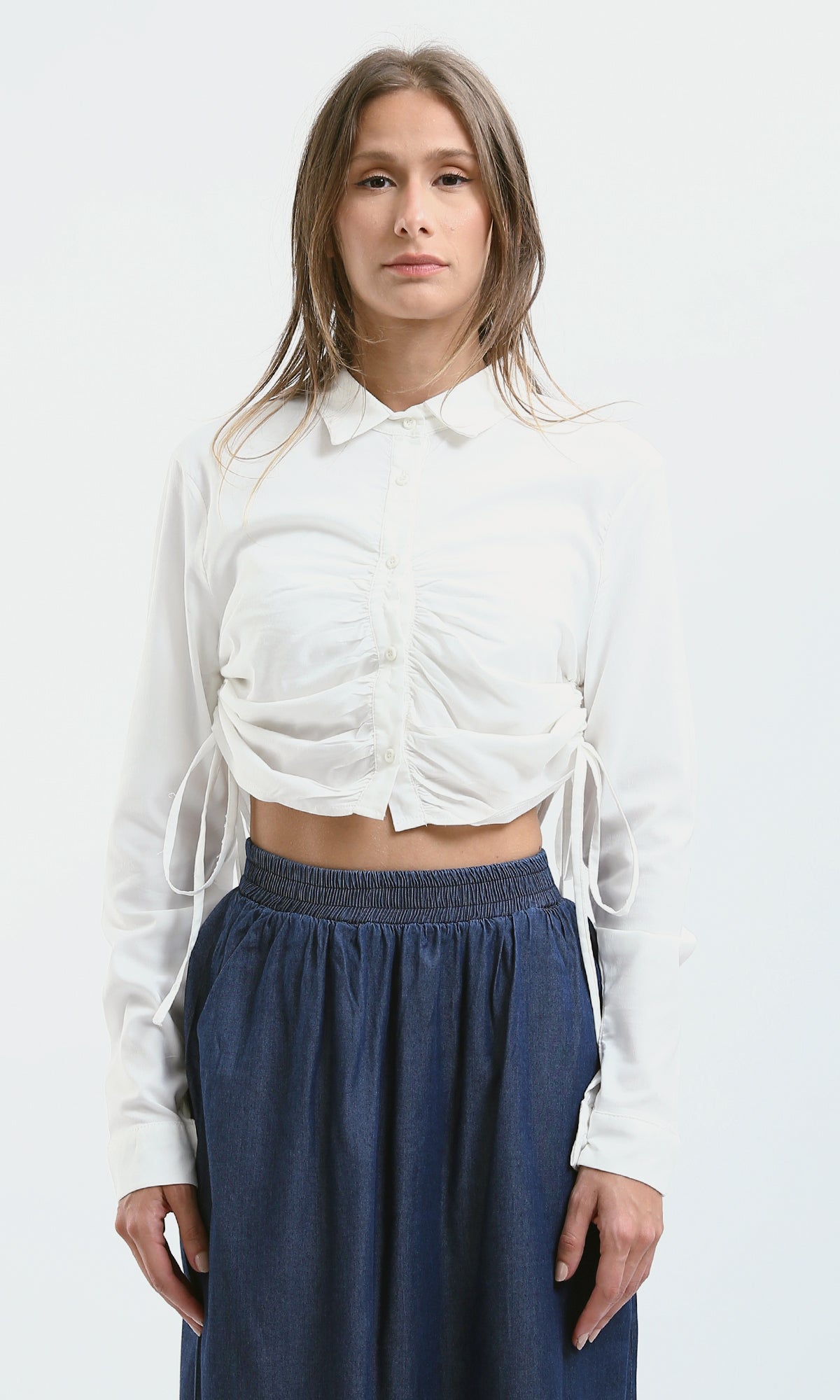O179840 Off-White Buttoned Short Shirt With Side Drawstring
