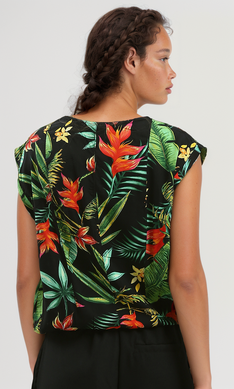 O180009 Sleeveless Relaxed Fit Black & Red Summer Top