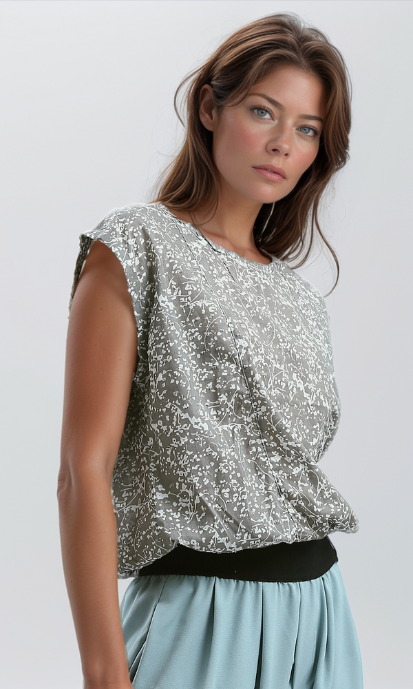 O180010 Crew Neck Sleeveless Tee With Bottom Elastic - Grey & White