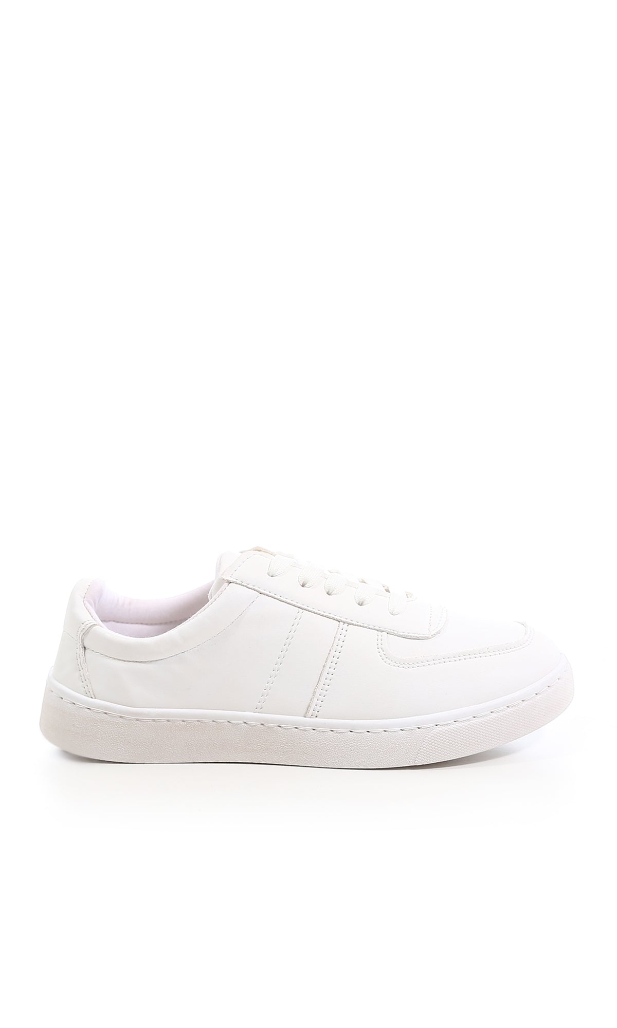 Minimalist White Low-Top Everyday Sneakers - O180622