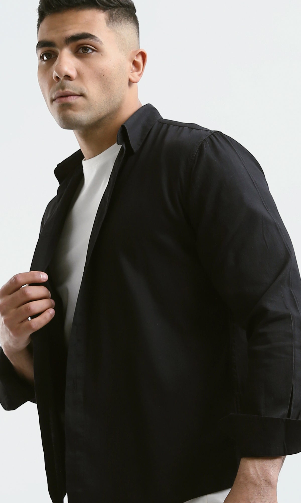 O181015 Solid Black Cotton Shirt With Buttoned Cuffs