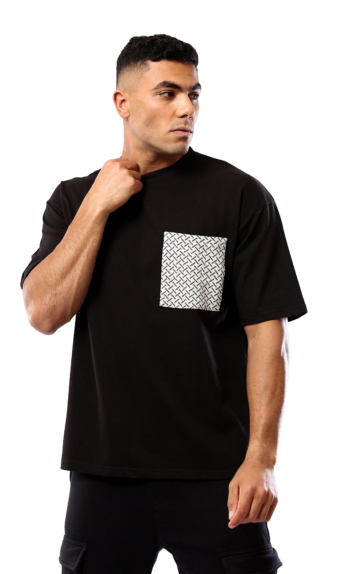O181700 Relaxed Fit Black Tee With Front Patterned Pocket