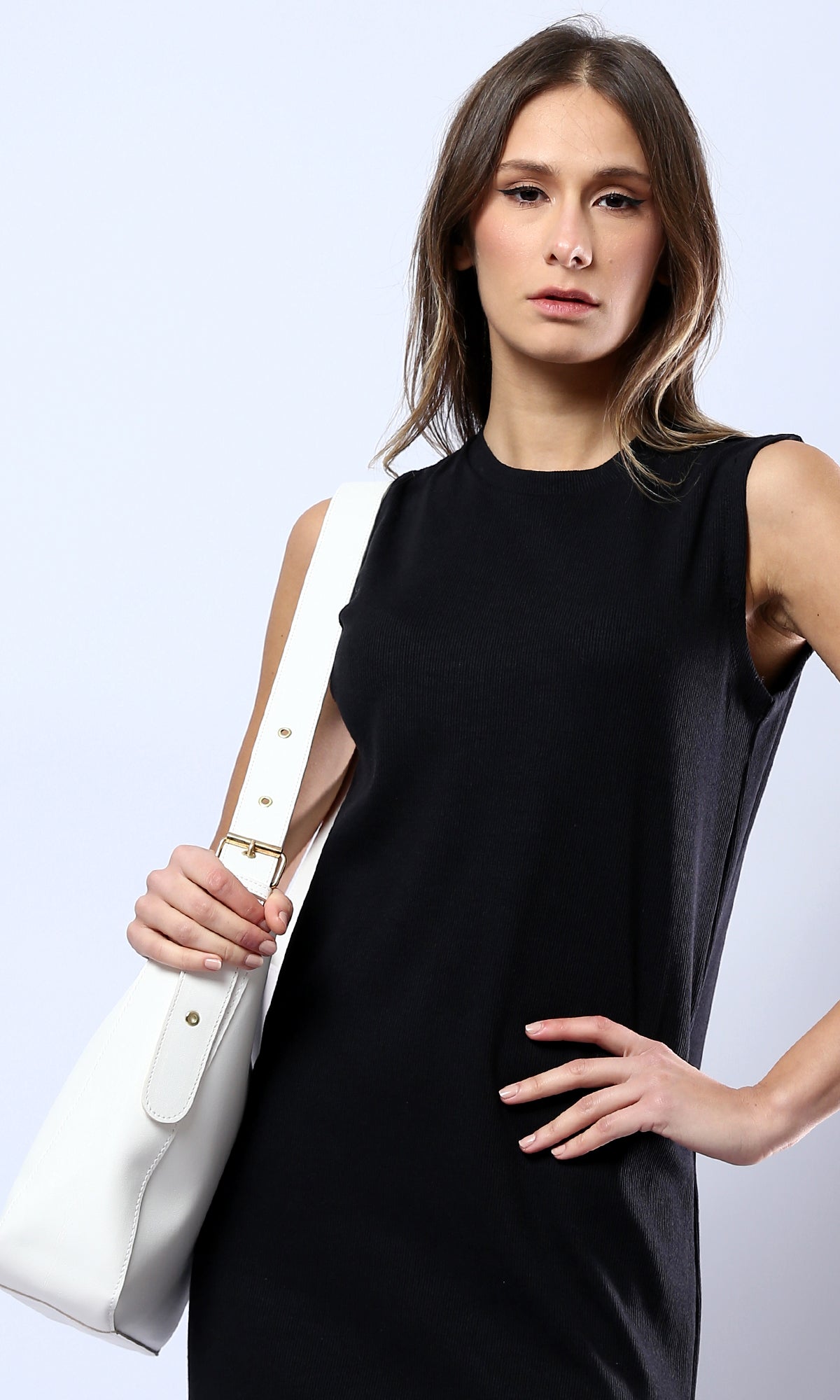 O182017 Sleeveless Solid Feminine Midi Dress - Black