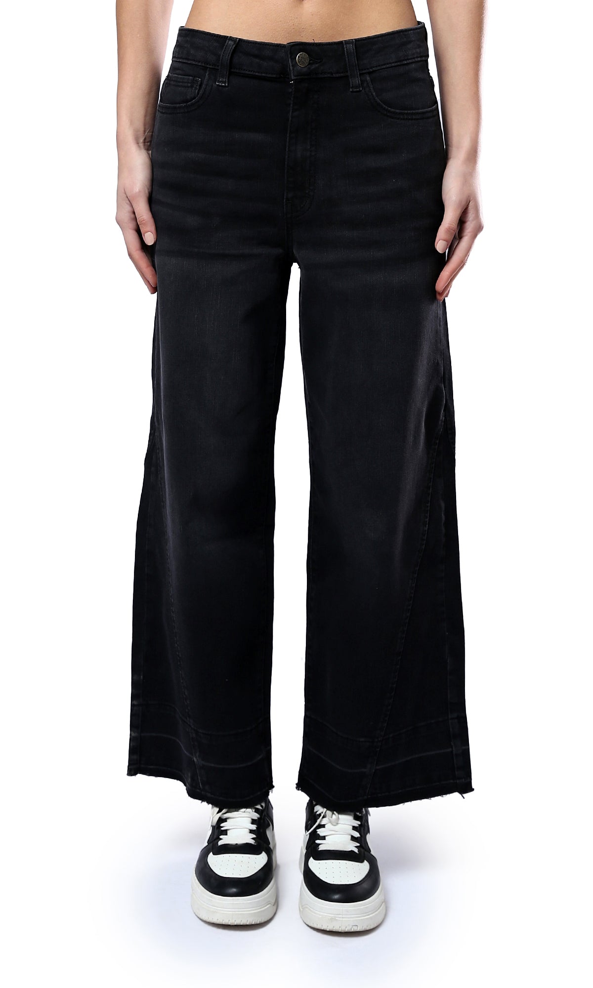 O182220 Solid Black Wide-Leg Jeans With Front Wash