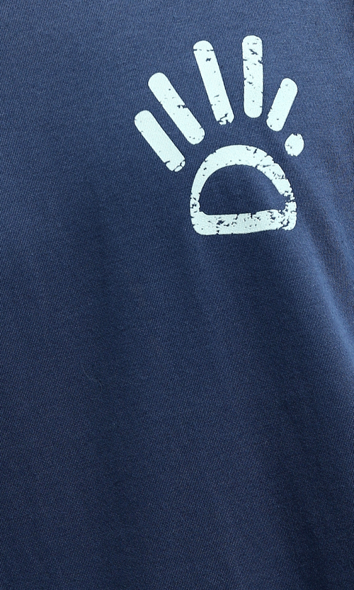 تي شيرت مطبوع برقبة دائرية أزرق سهل الارتداء