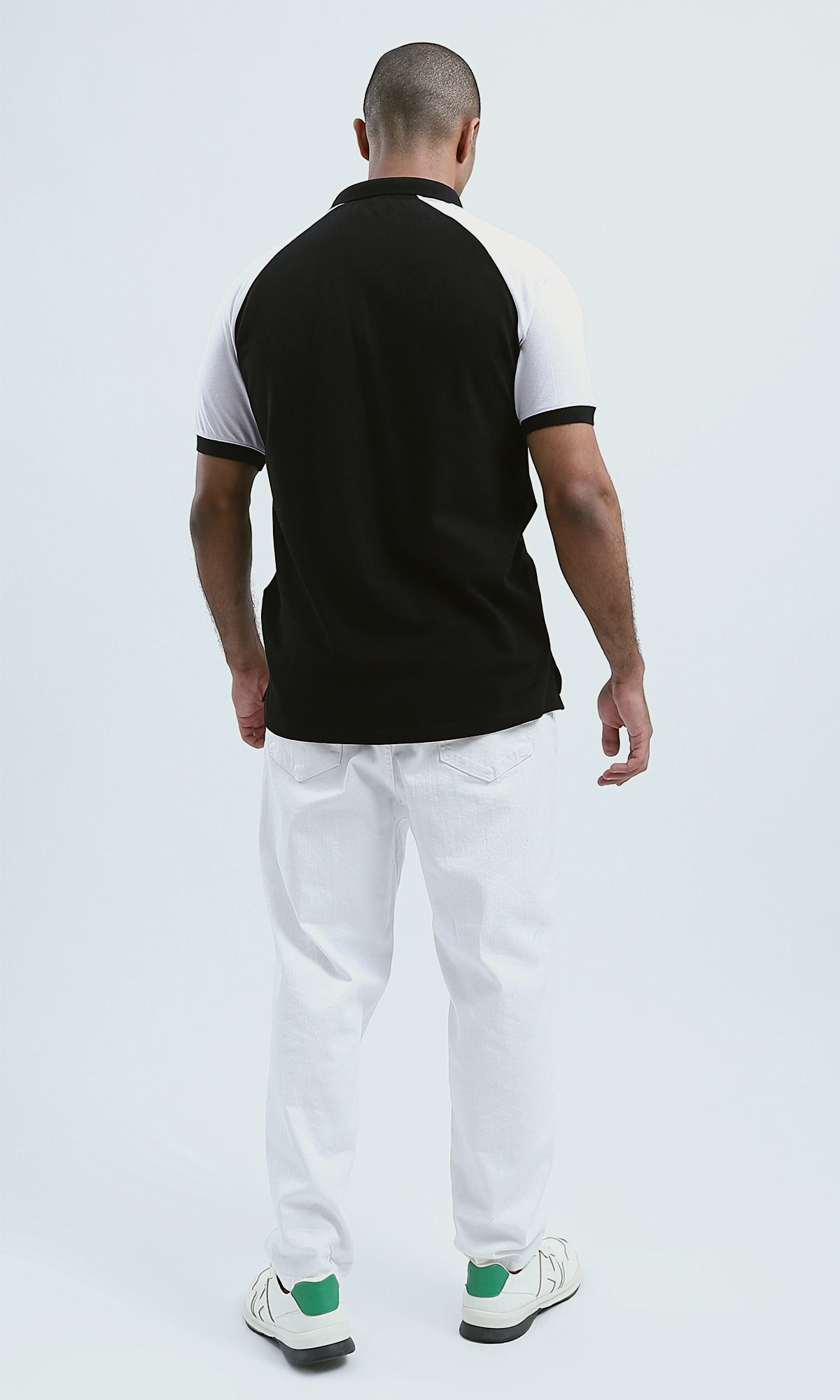 O182415 Regular Fit Black Solid Buttoned Polo Shirt