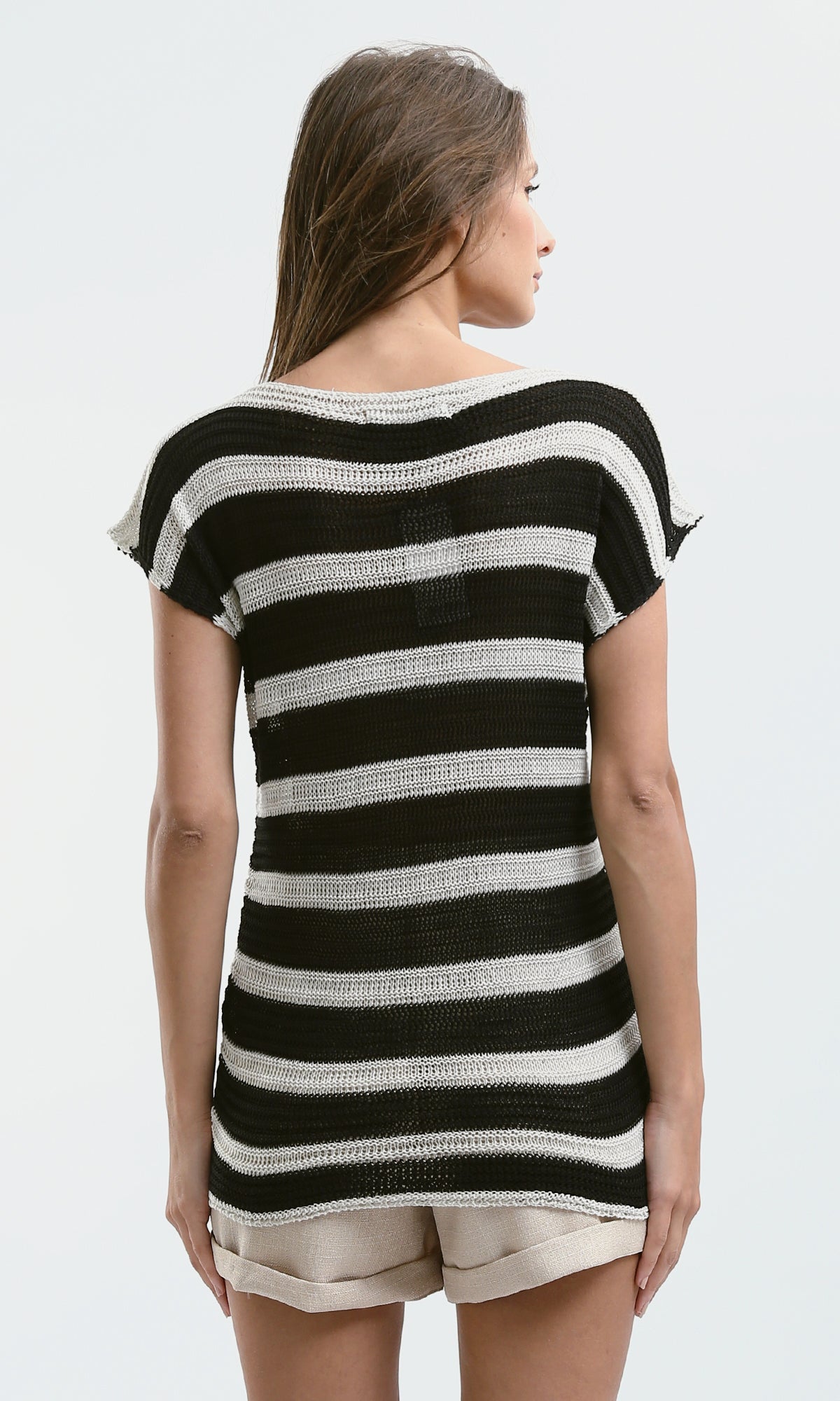 O182709 Casual Boat Neck Black & White Knitted Tee