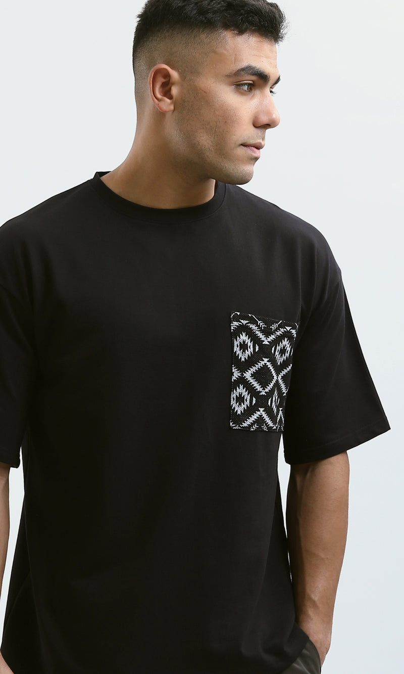 O182745 Black Relaxed Fit Black Tee With Patterned Pocket