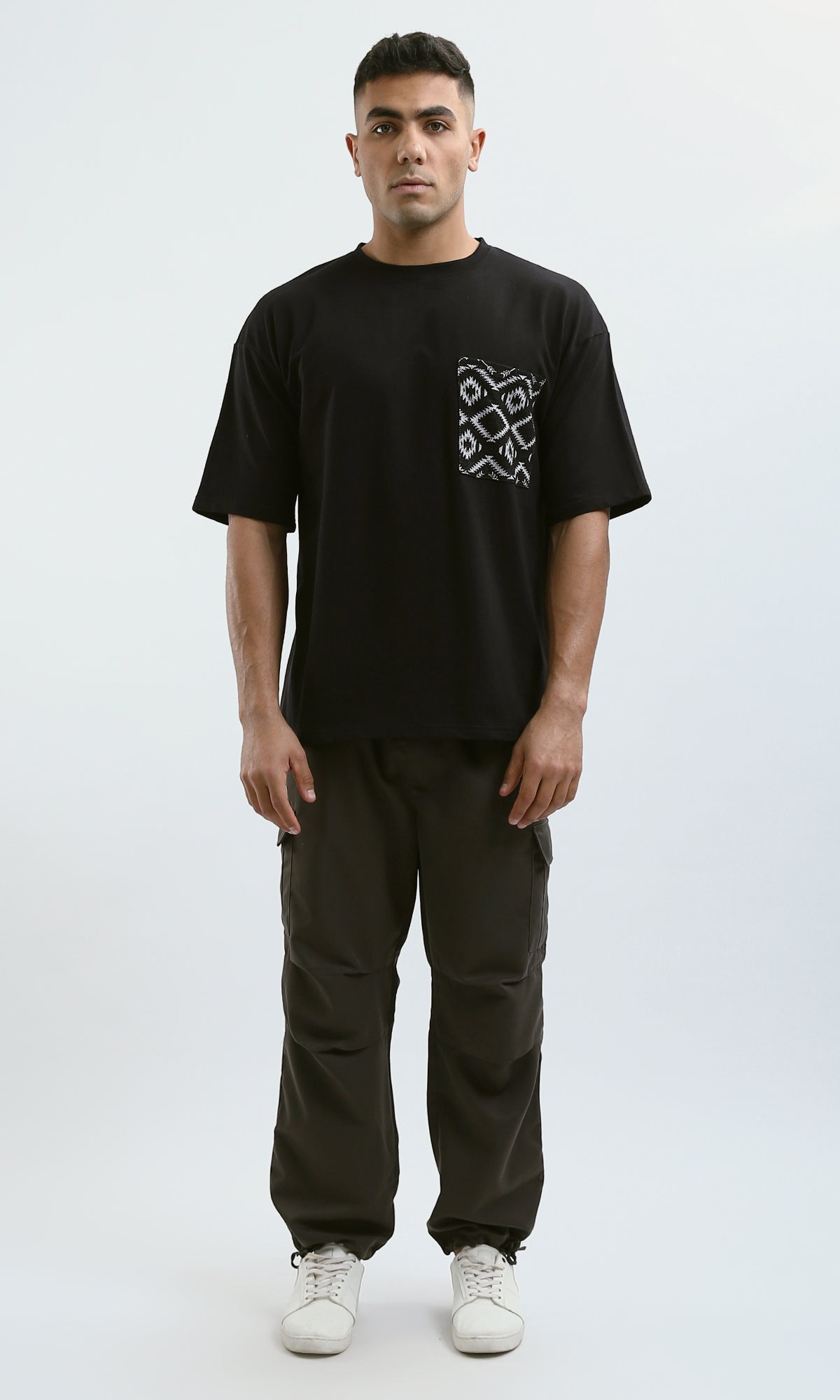 O182745 Black Relaxed Fit Black Tee With Patterned Pocket