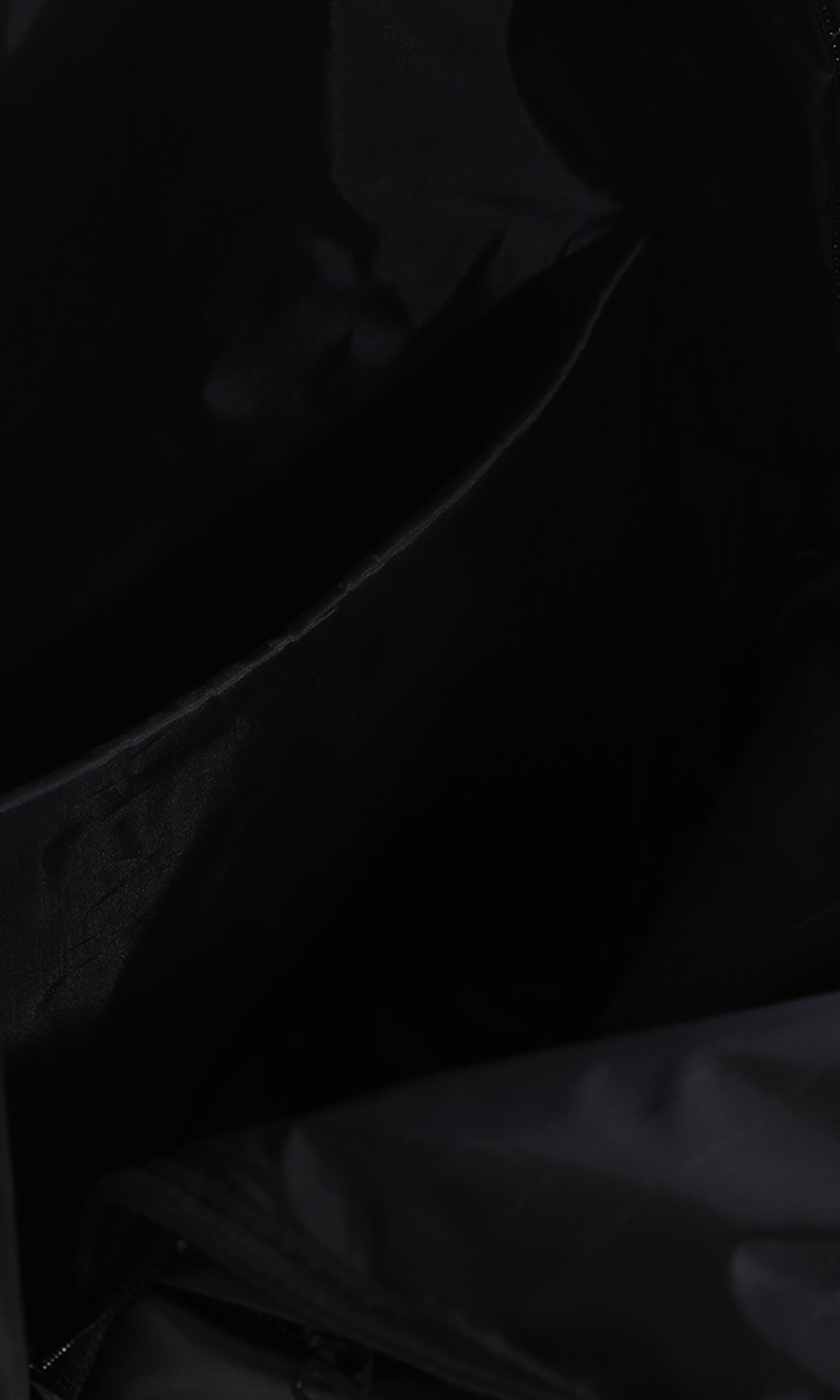 O187190-S24M122-BLACK (BAG)