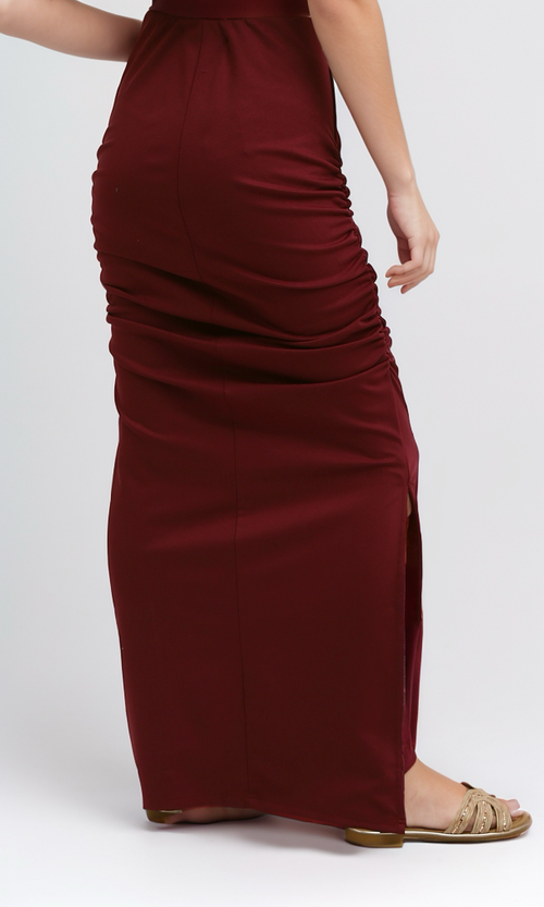 O189290 Dark Fushia Slip On Skirt With Slits