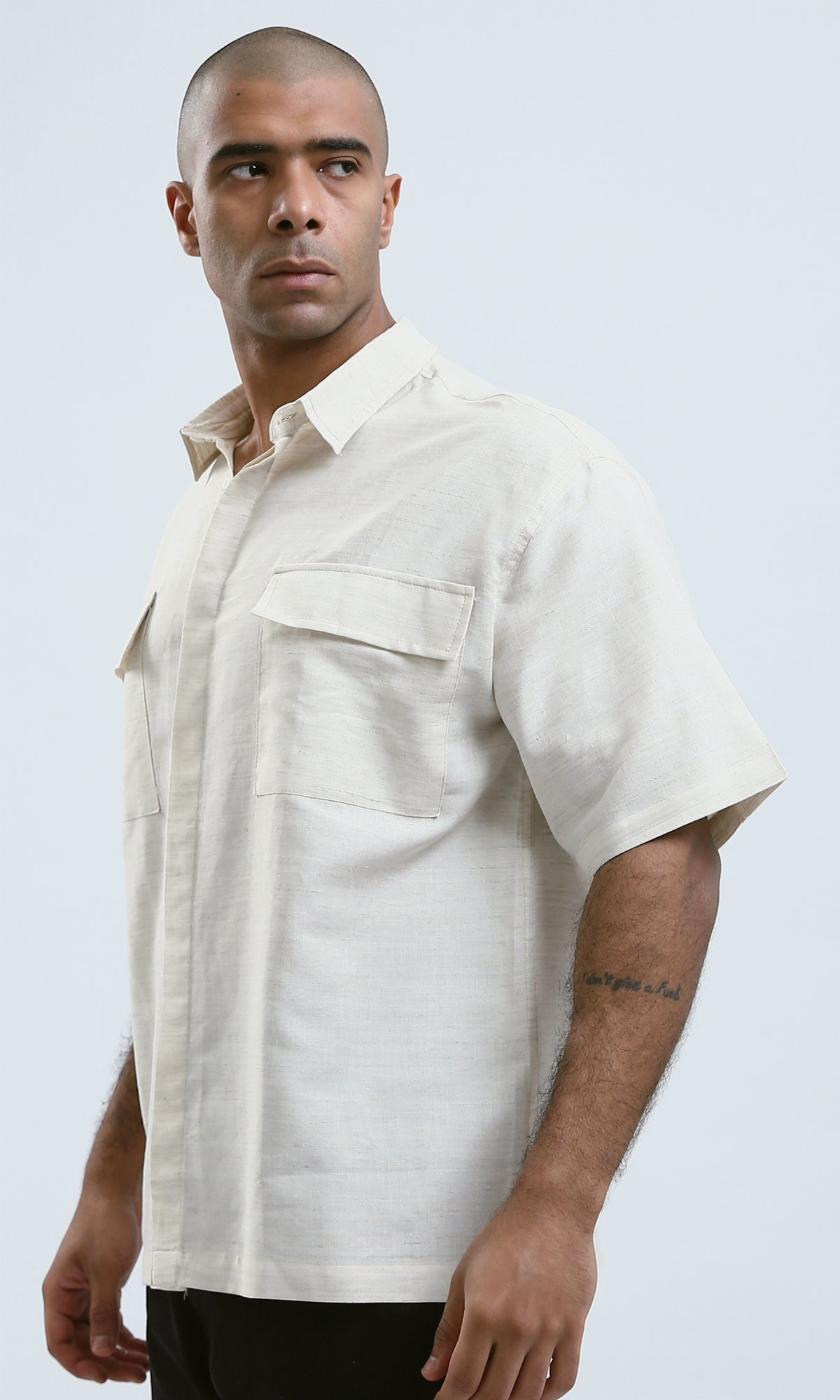O189619 - Beige Short Sleeves Summer Shirt With Pockets