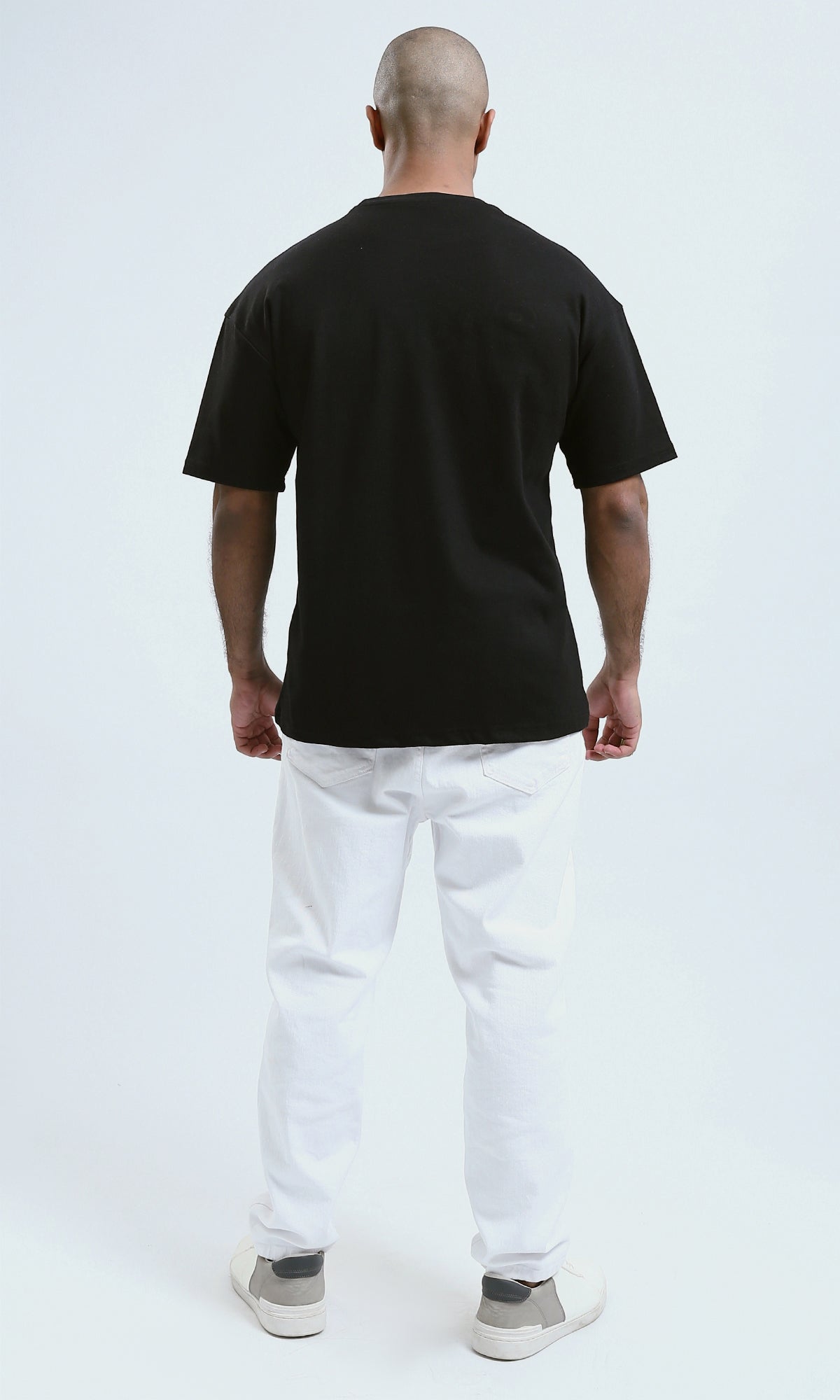 o190188 - "Ravin" Print Black Tee with Round Neck