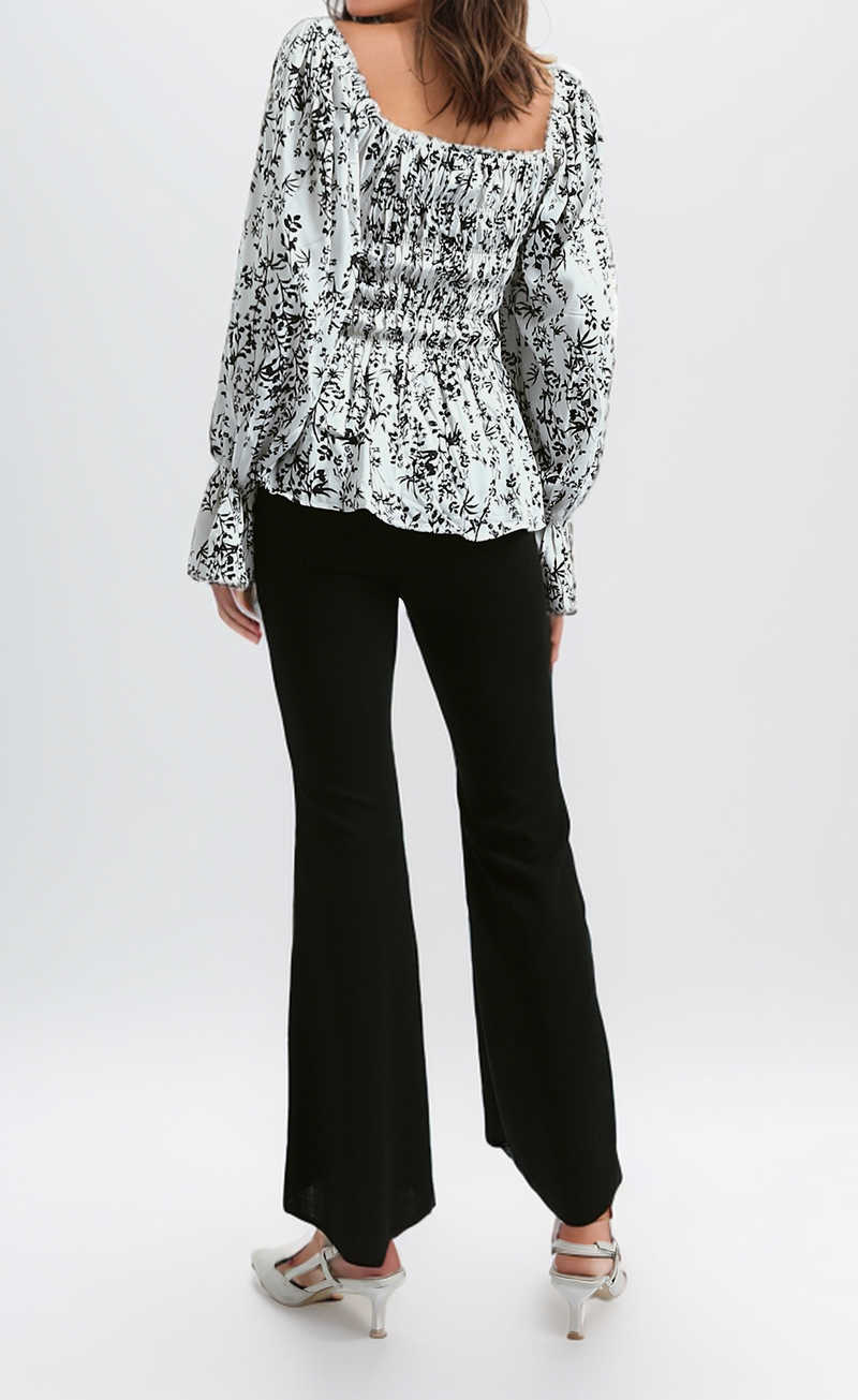 O190362 Square Neck Puff Sleeve With Ruffle Buttoms - Multicolor