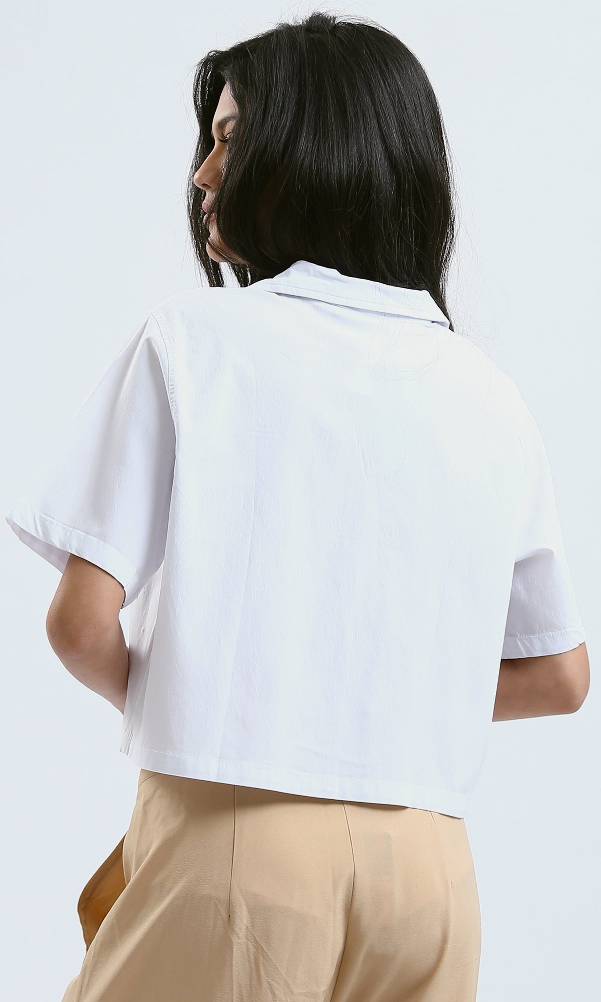 O190369 White Short Sleeves Shirt With Classic Collar
