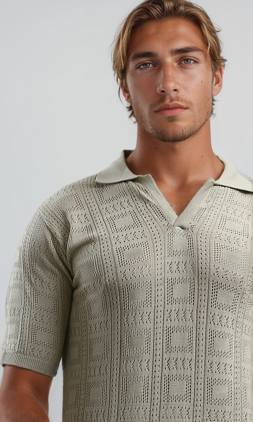 قميص بولو محبوك بيج برقبة V
