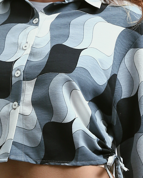 Ravin Women's Retro Wave Cropped Shirt with Cinch Detail - Black & White - O191216