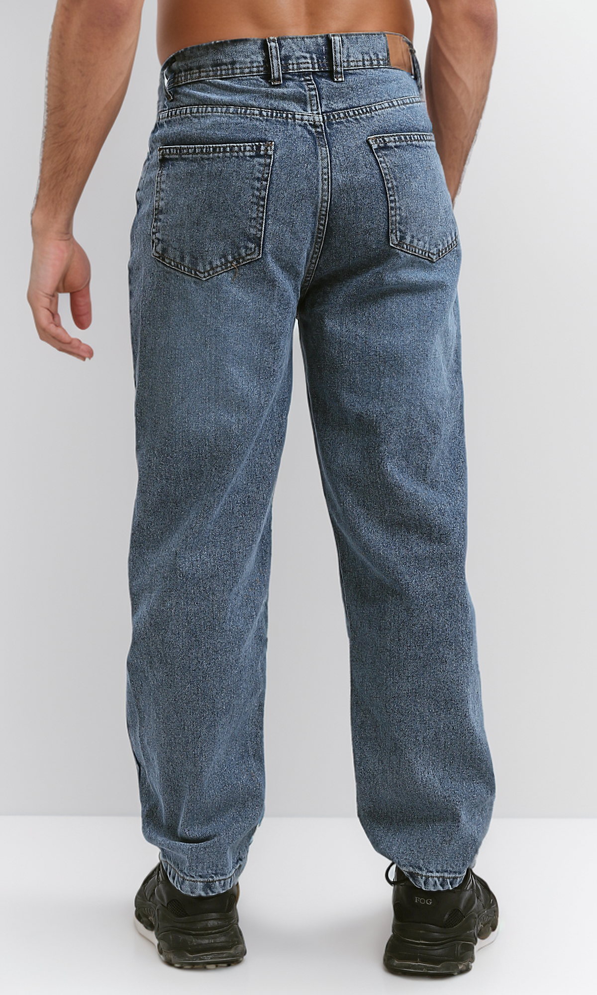 O191272 Solid Stonewash Straight Leg Jeans