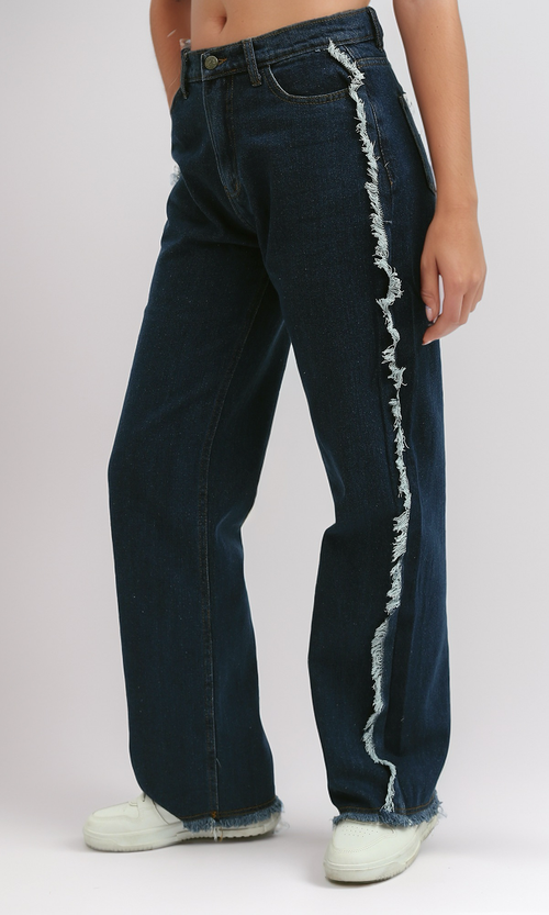 بنطال جينز واسع بخصر مرتفع مع شق جانبي بلونين