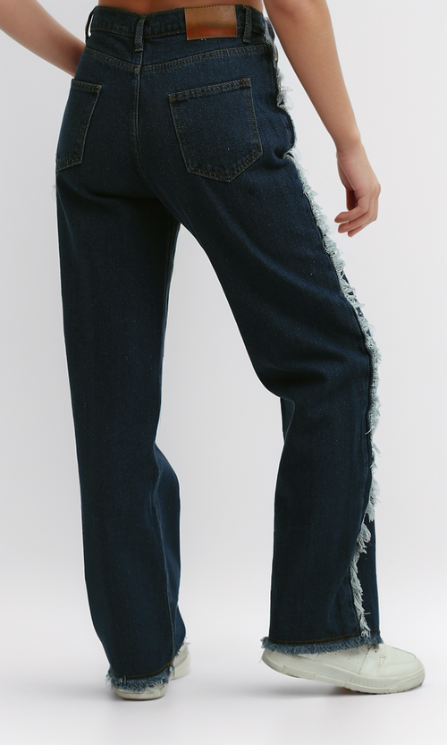 بنطال جينز واسع بخصر مرتفع مع شق جانبي بلونين