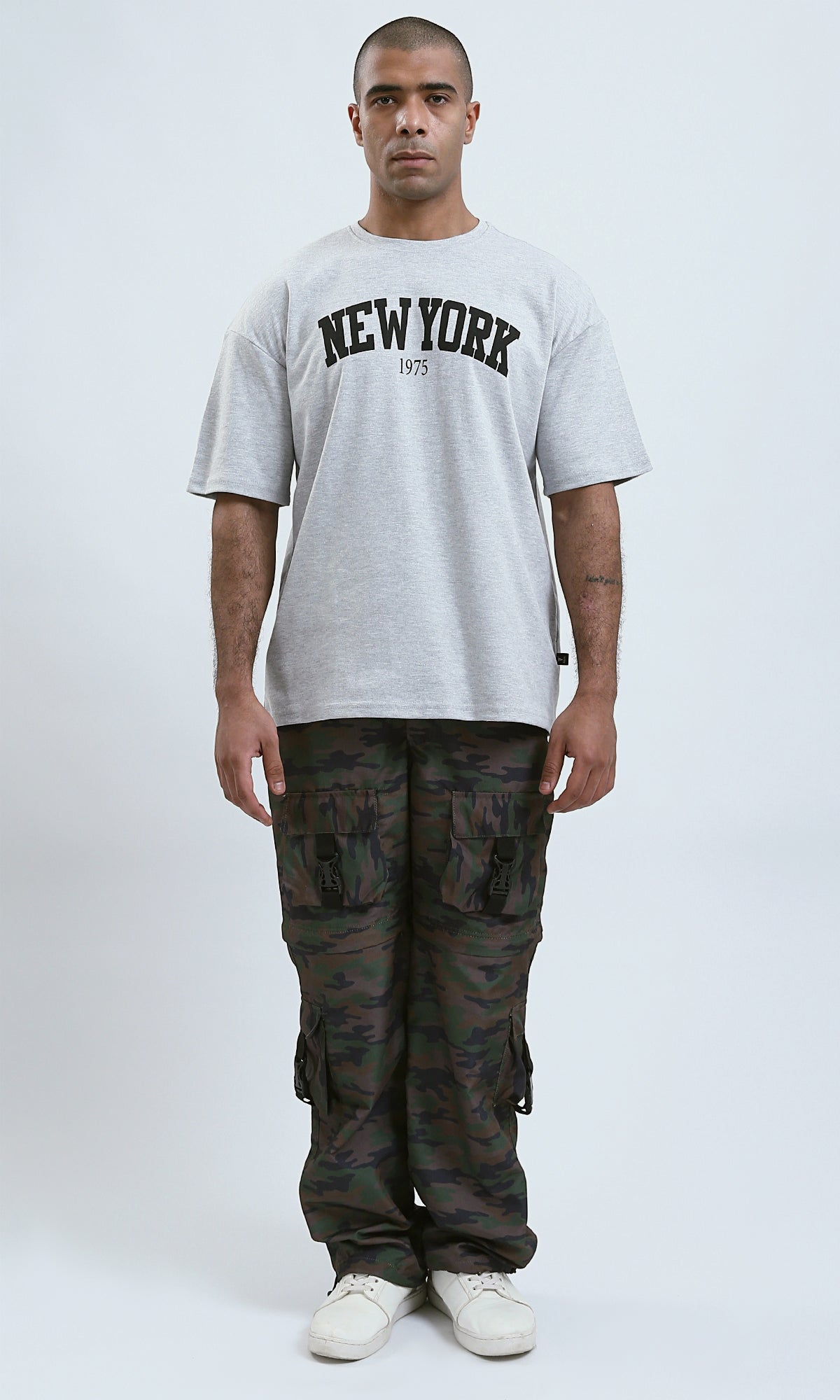 O191637 - Relaxed Fit Printed Light Grey Tee with Elbow Sleeves
