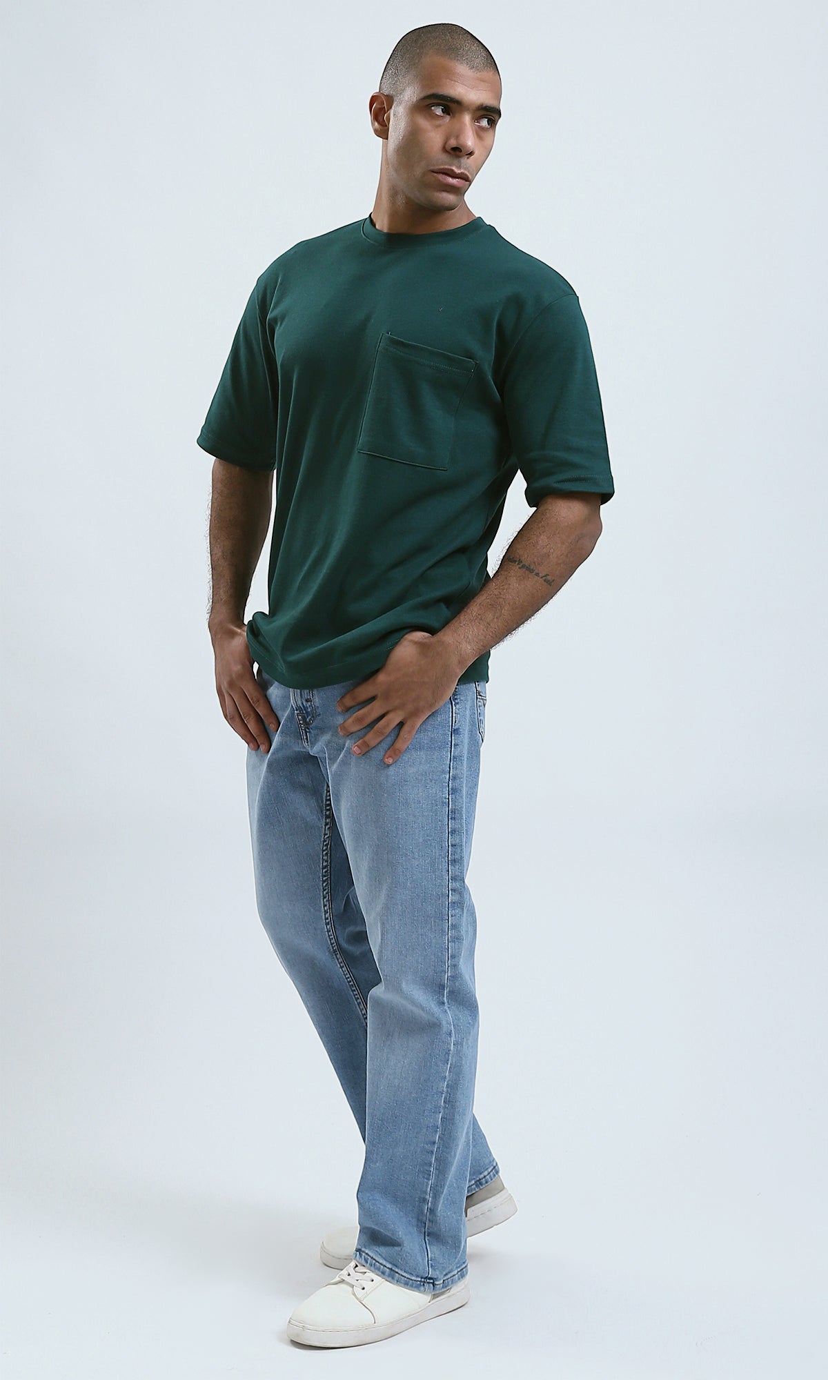 O191640 Round Neck Relaxed Fit Solid Forest Green Tee