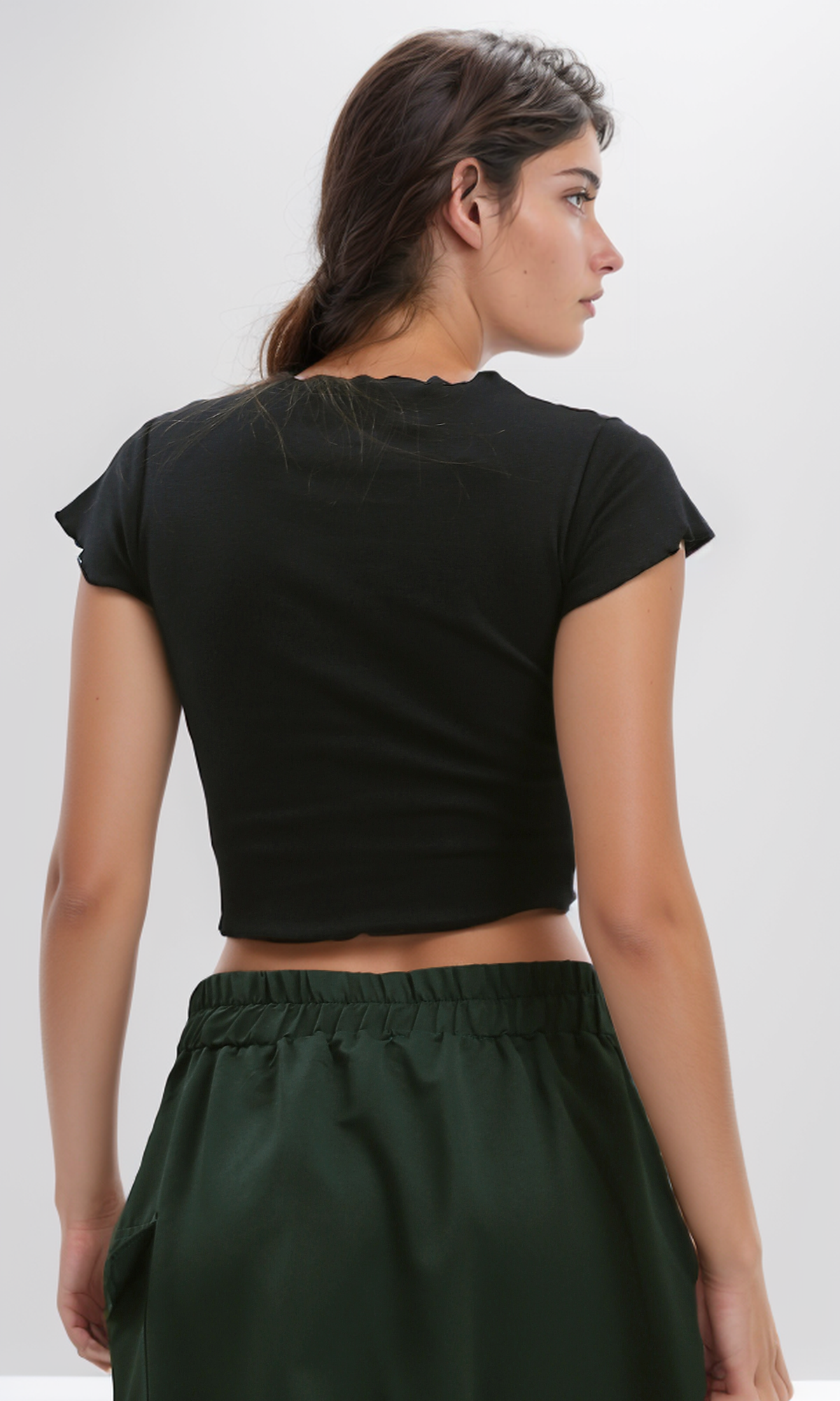 O192029  Lettuce Hem Black Feminine Cropped Top