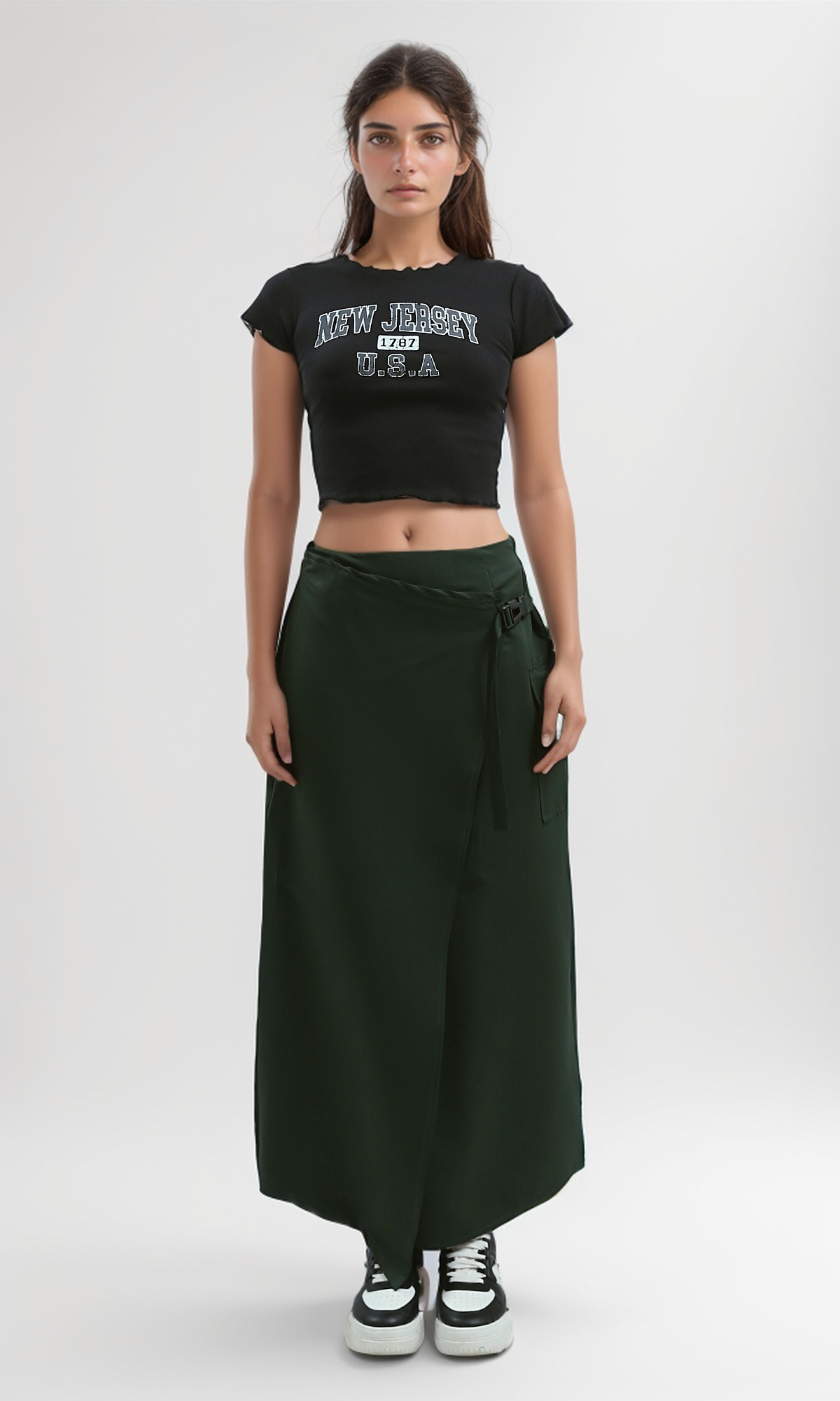 O192029  Lettuce Hem Black Feminine Cropped Top