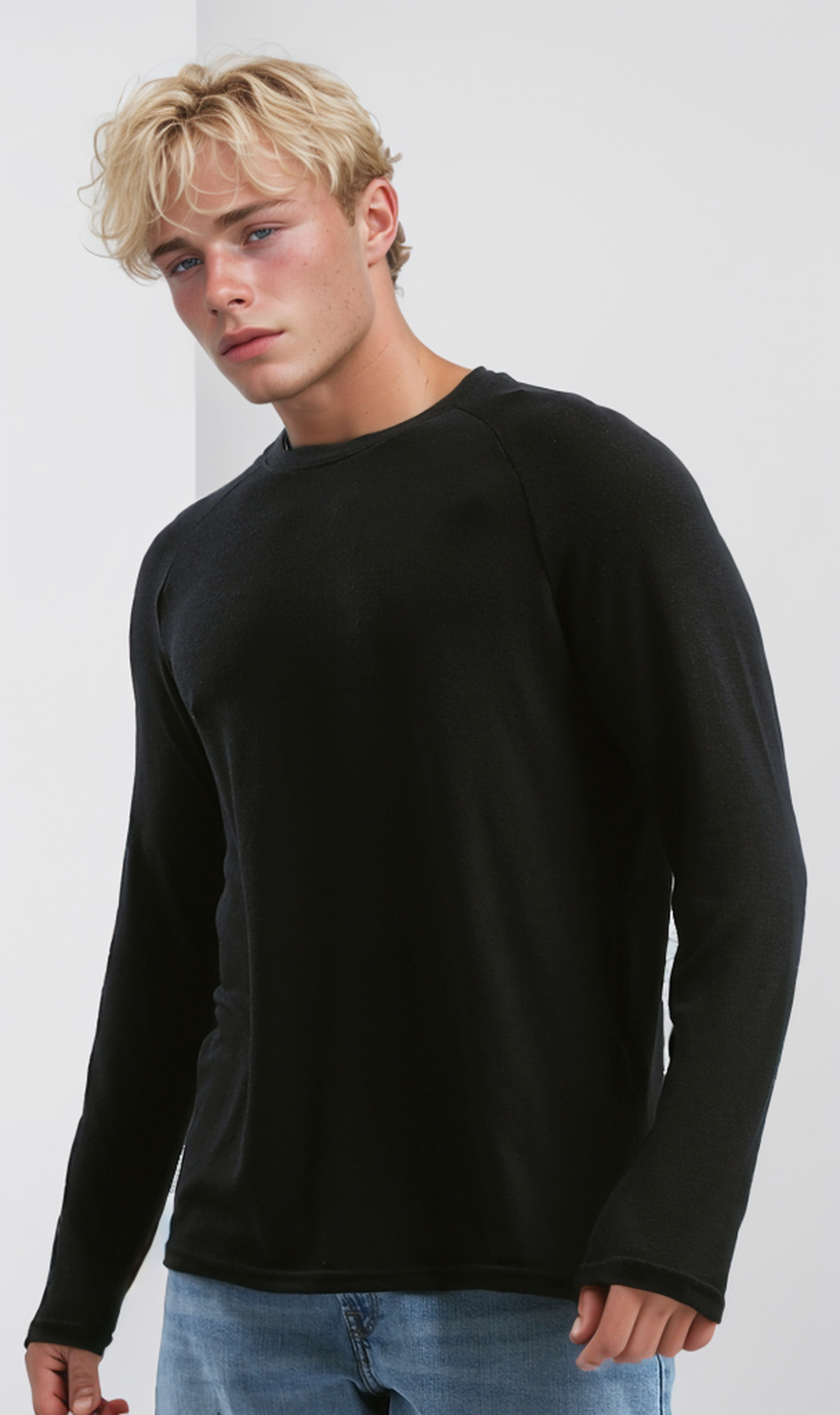 O192316 Black Long Sleeves Slip On Tee With Crew Neck