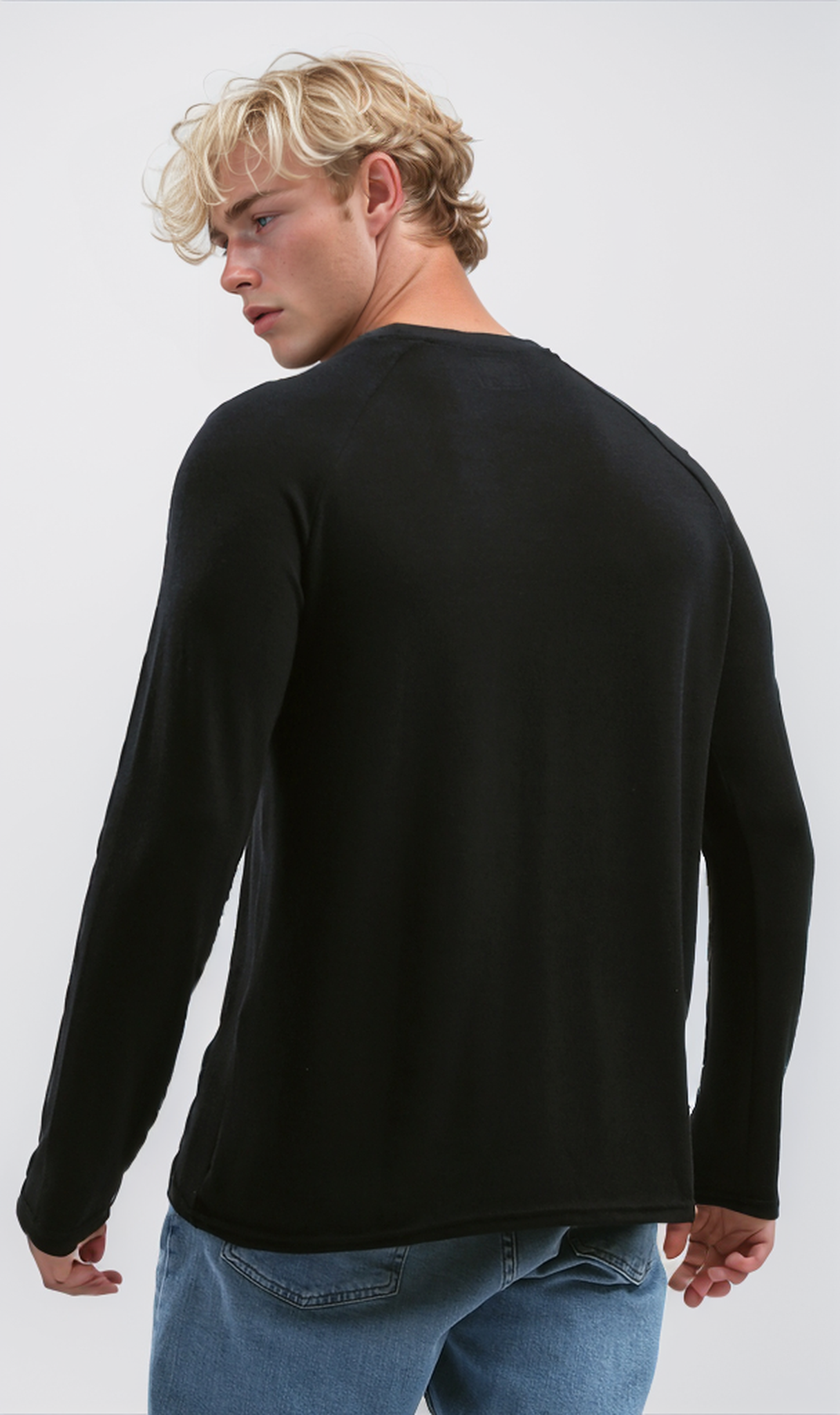 O192316 Black Long Sleeves Slip On Tee With Crew Neck