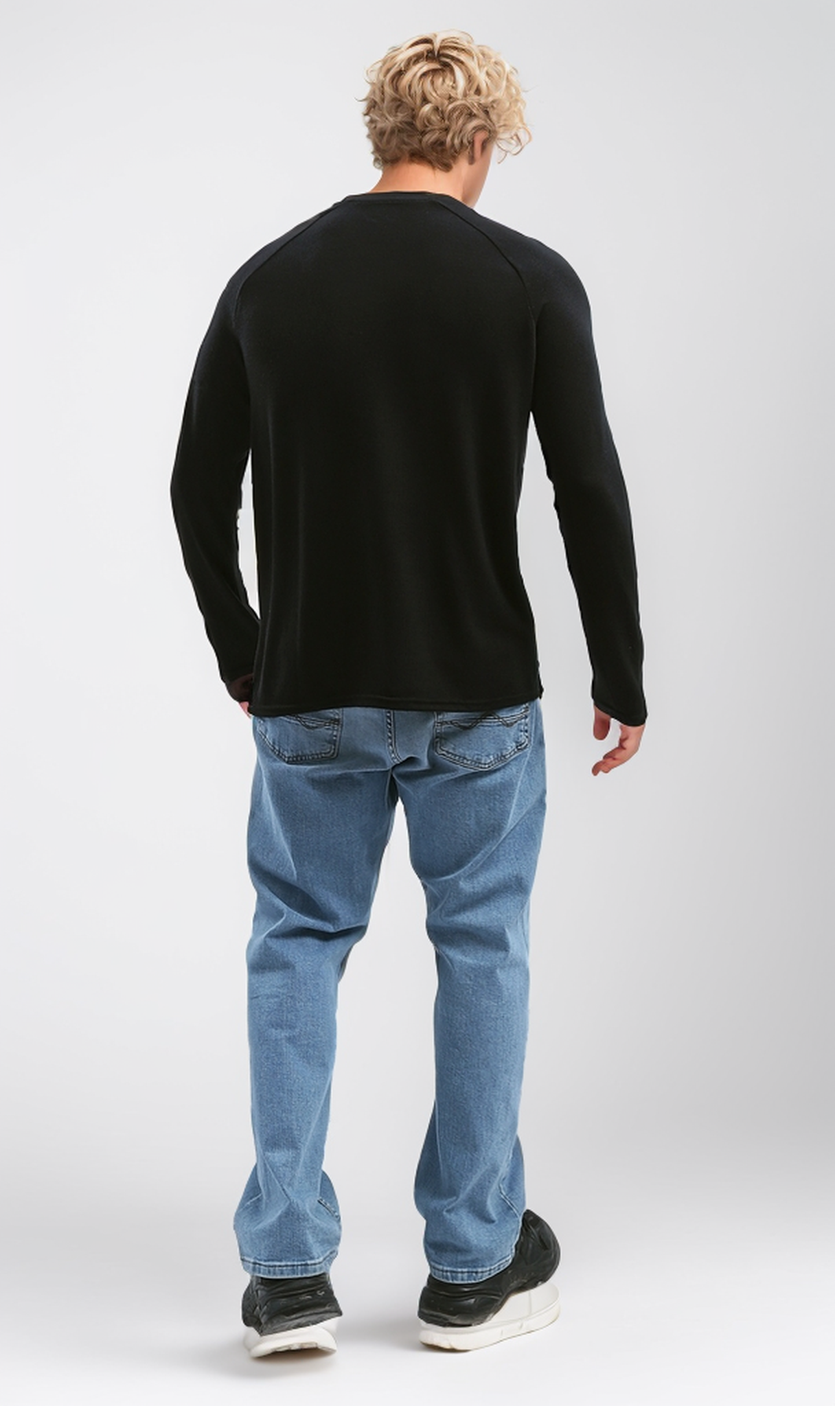 O192316 Black Long Sleeves Slip On Tee With Crew Neck