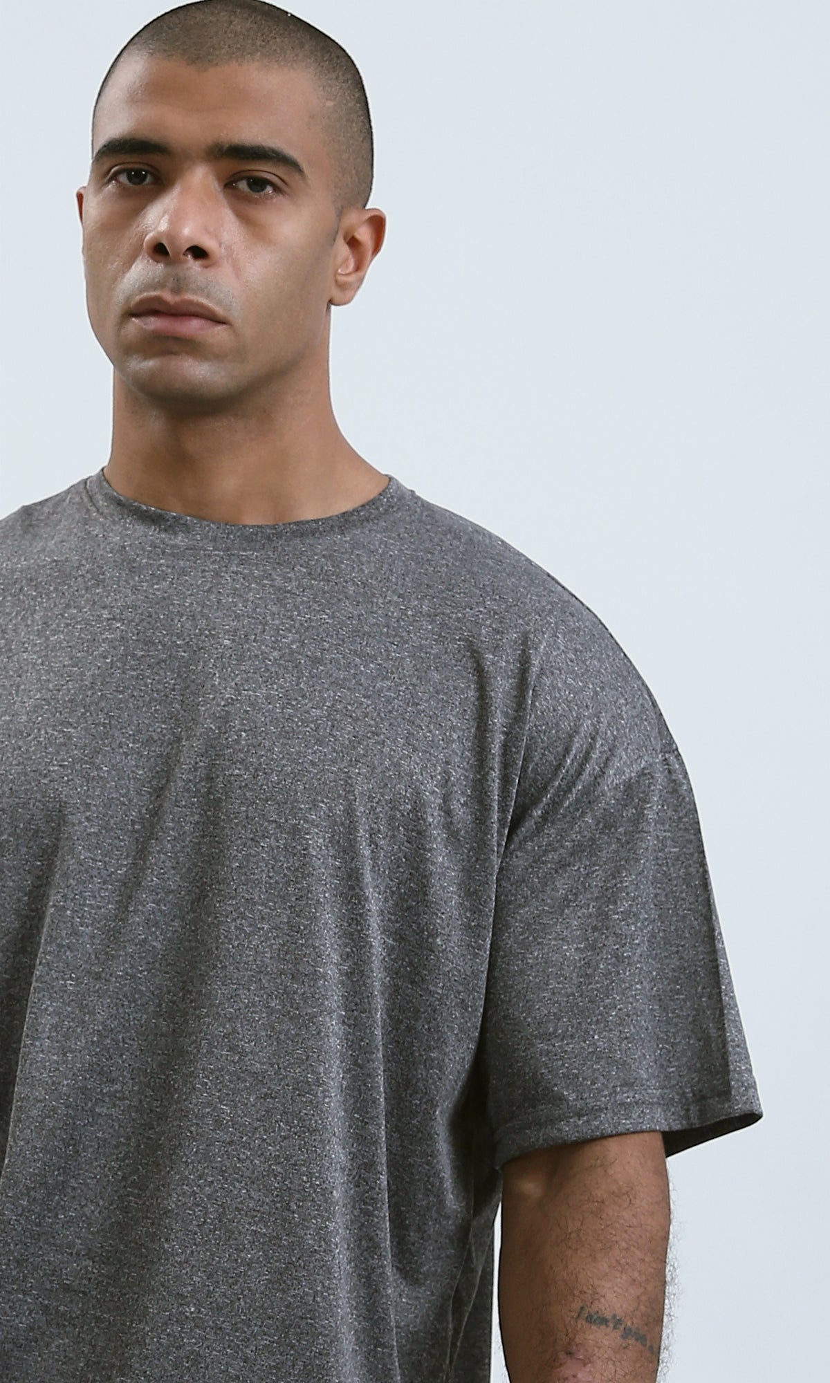 O192453 - تي شيرت Heather Dark Grey بأكمام كوع سهلة الارتداء