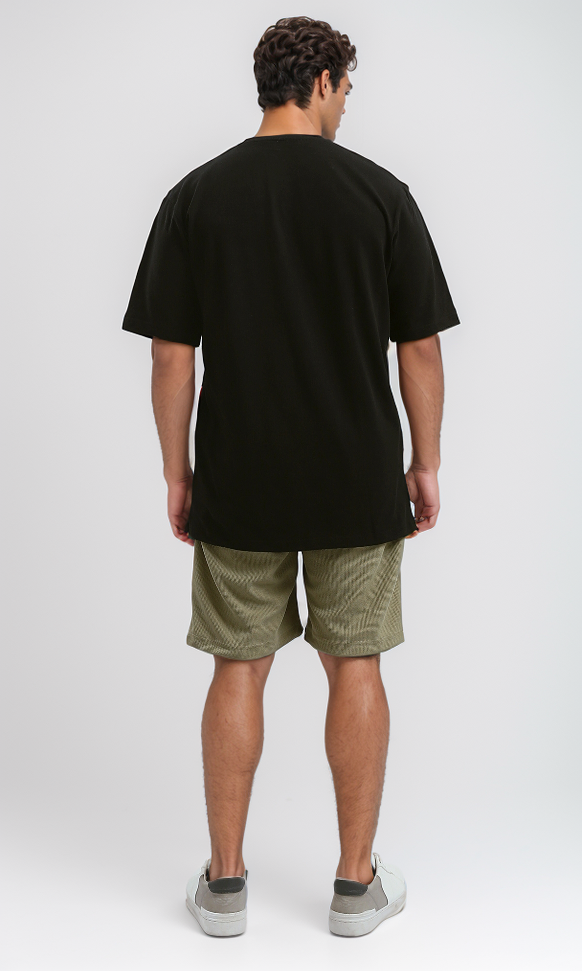 O192555 Solid Black Loose Tee With Front Pocket