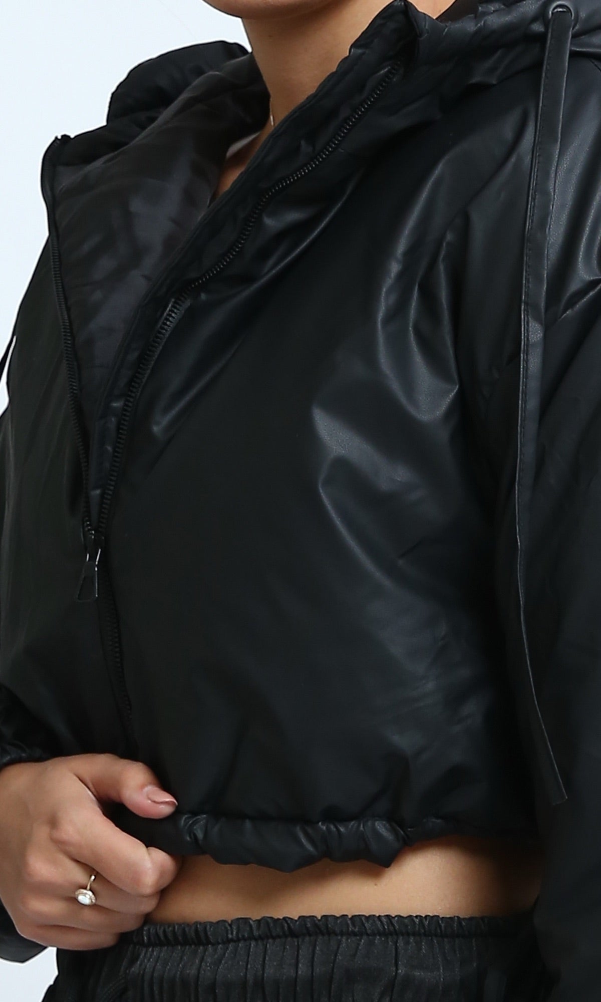 RAVIN | Women’s Hooded Cropped Puffer Jacket - Black - O194935
