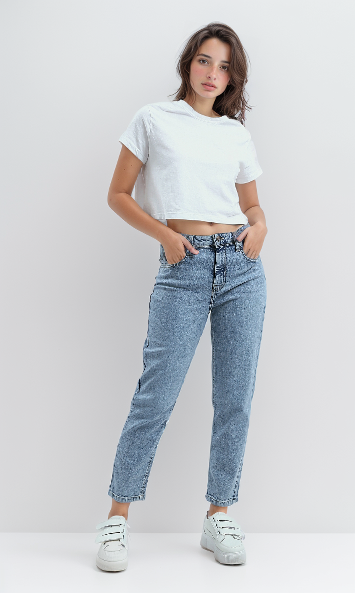 O194974 Solid Mom-Fit Standard Light Blue Jeans