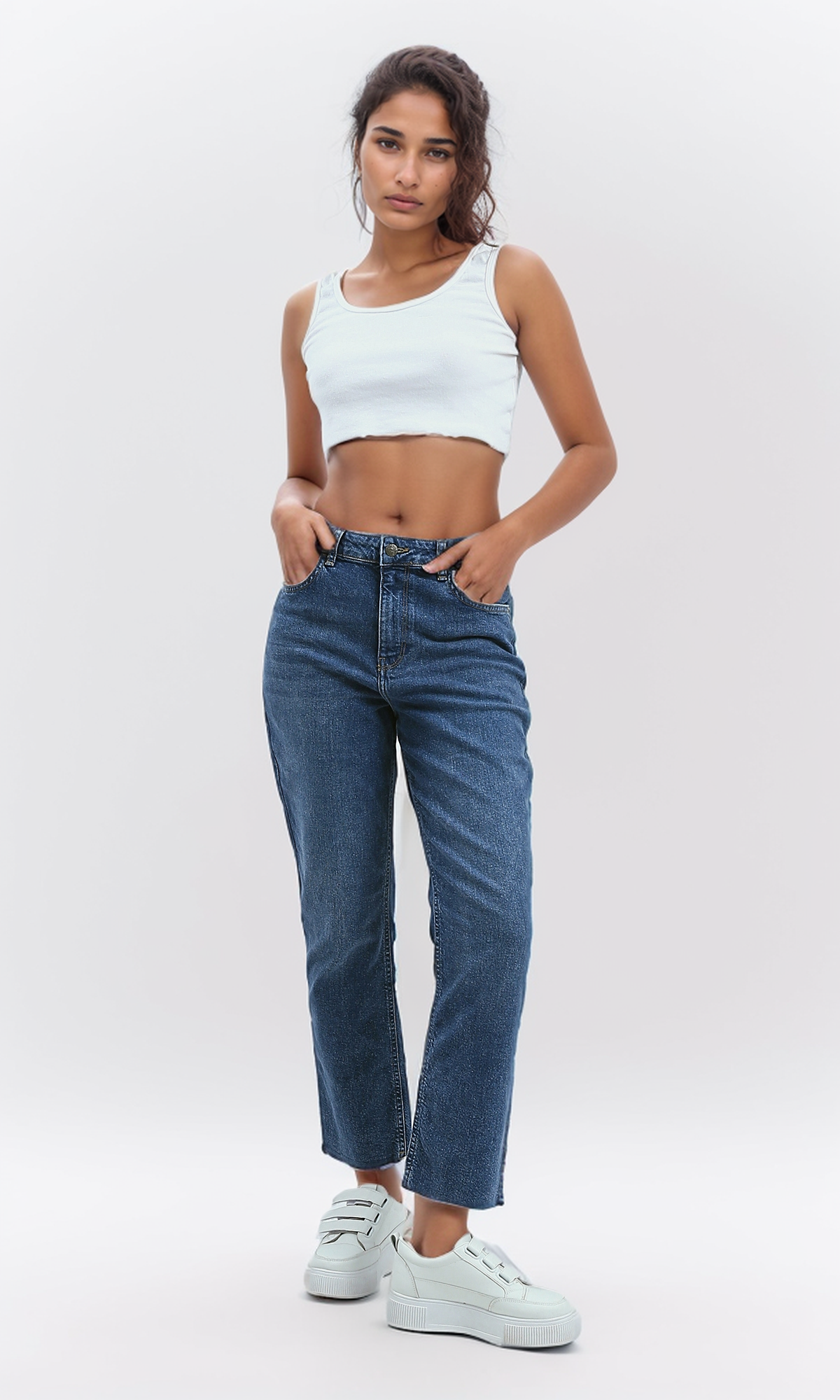 O194977 Blue Mom-Fit Jeans With Bottoms Ripped