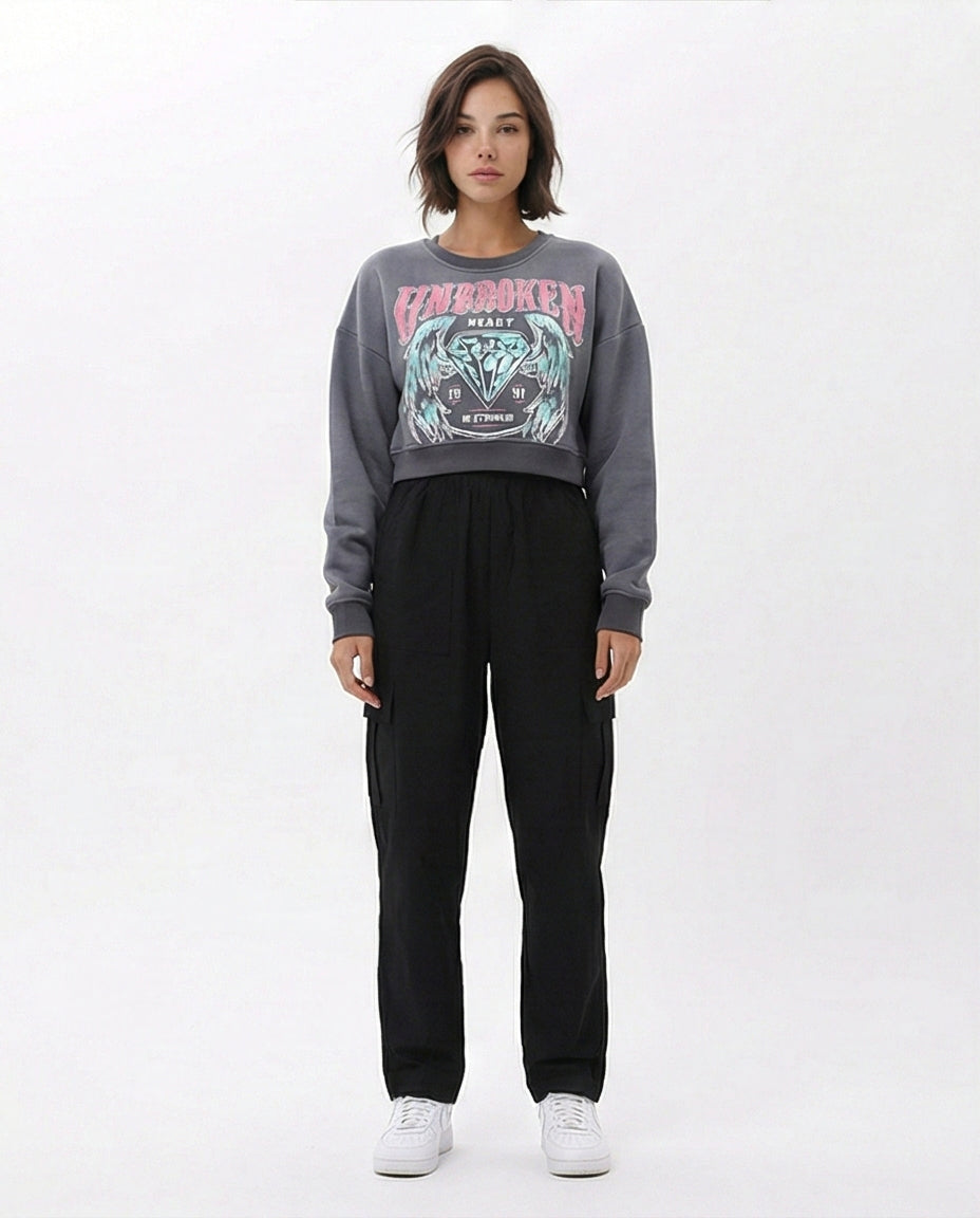 Women's Unbroken Heart Graphic Cropped Sweatshirt - O197579