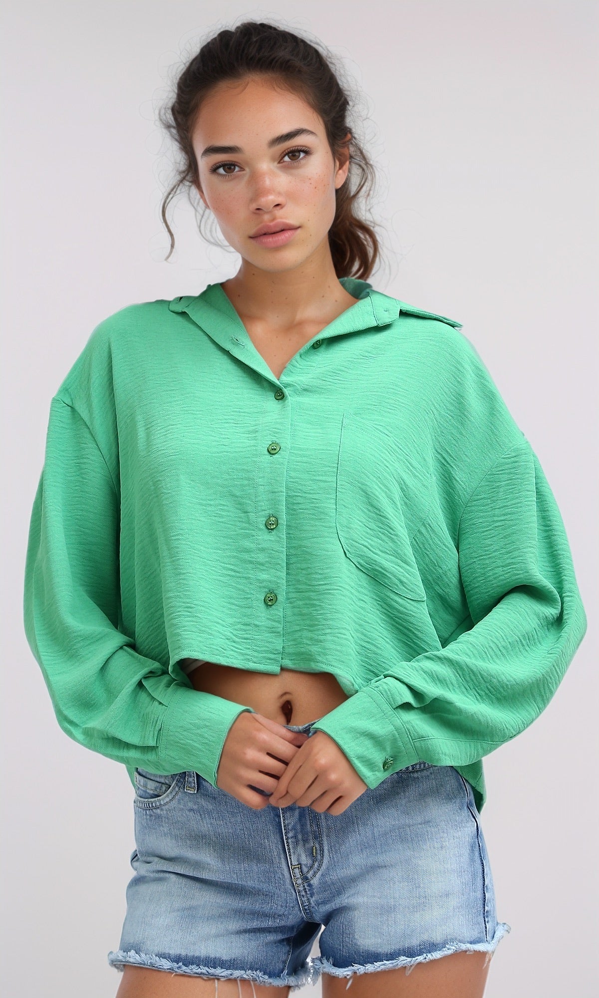 O197606 Side Patched Pocket Regular Fit Green Cropped Shirt