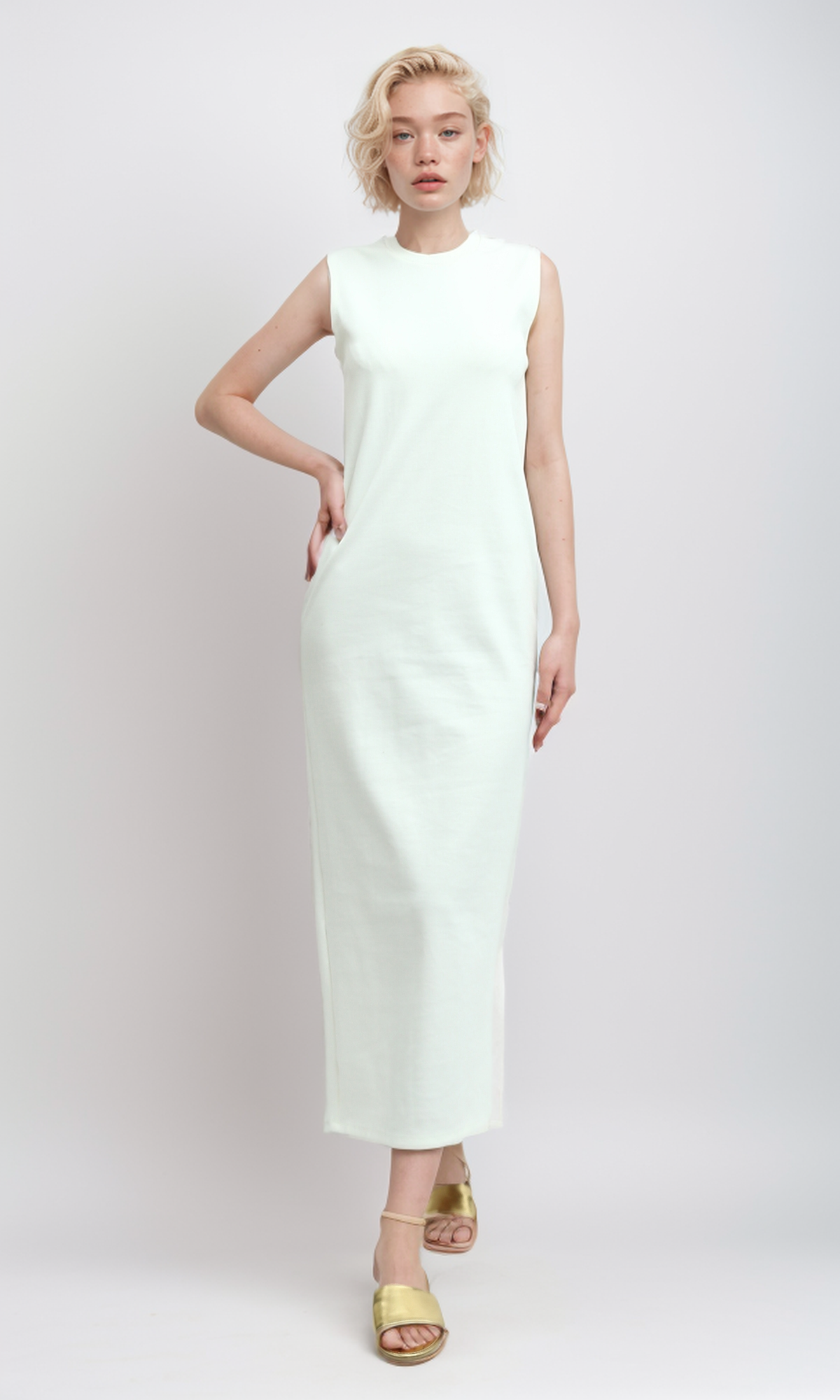 O197711 Sleeveless Solid Summer Midi Dress - White