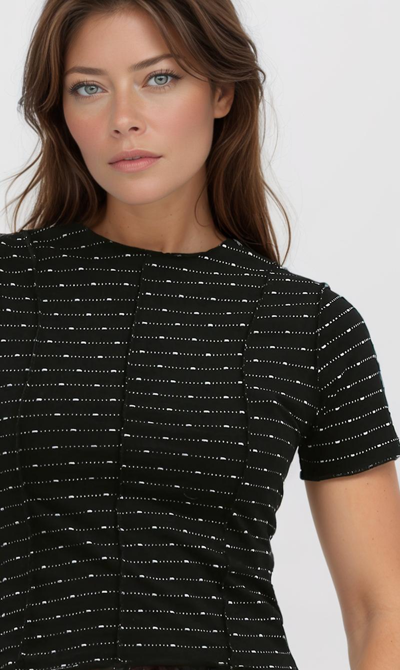 توب قصير أنثوي منقوش