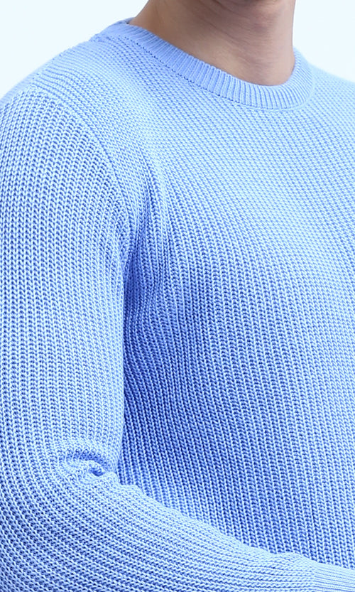 بلوفر أزرق سماوي سهل الارتداء بقصّة عادية