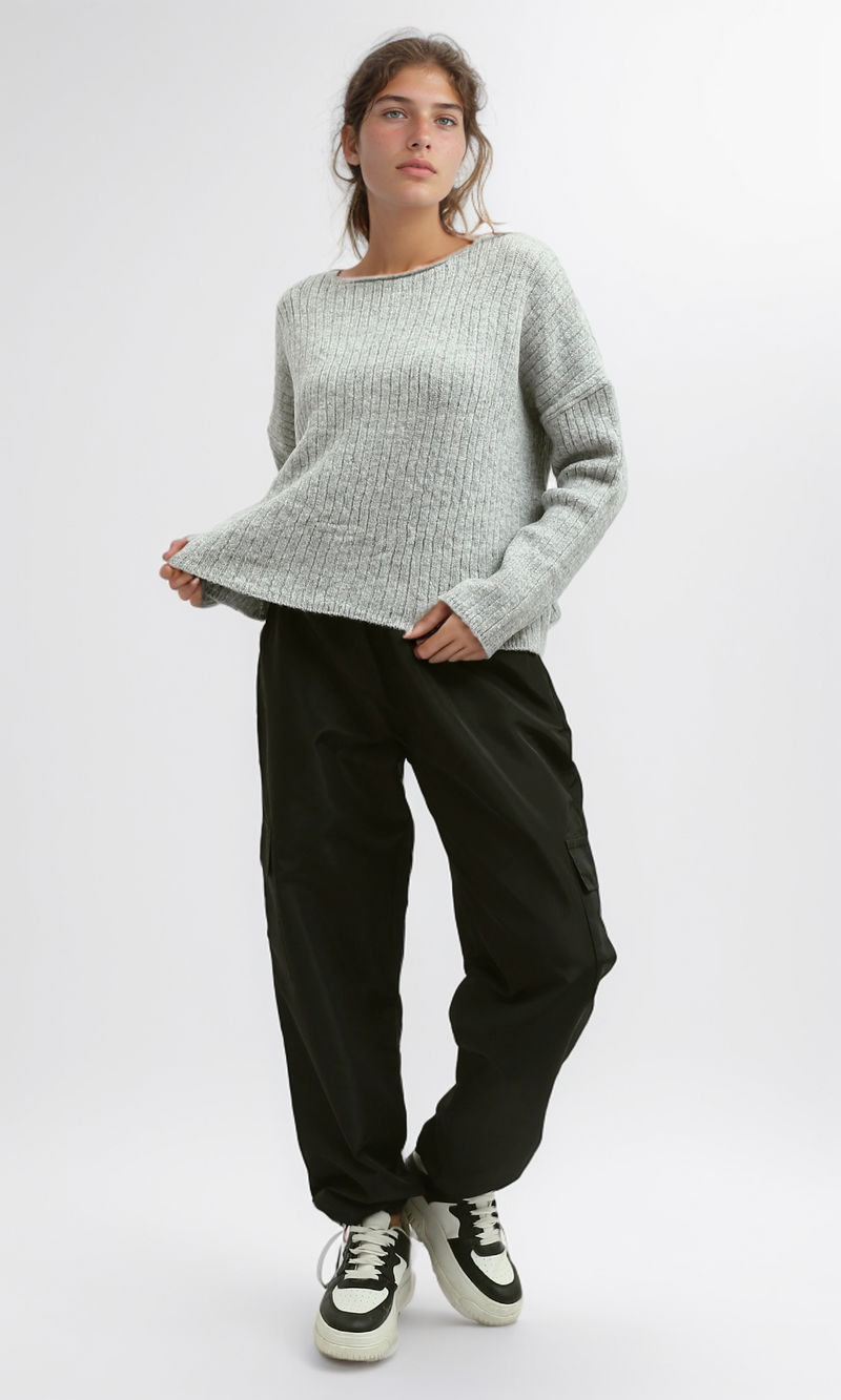 بلوفر محبوك بأكمام طويلة ورقبة دائرية مضلع