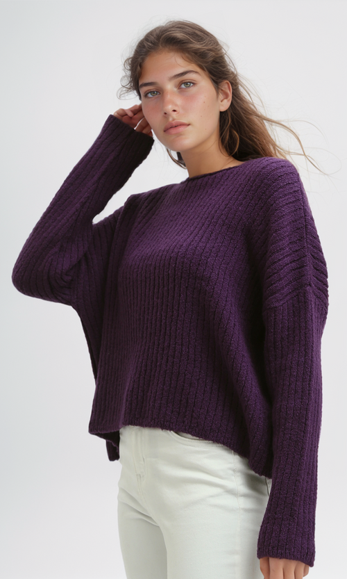 بلوفر بنفسجي غامق بنقشة ذاتية