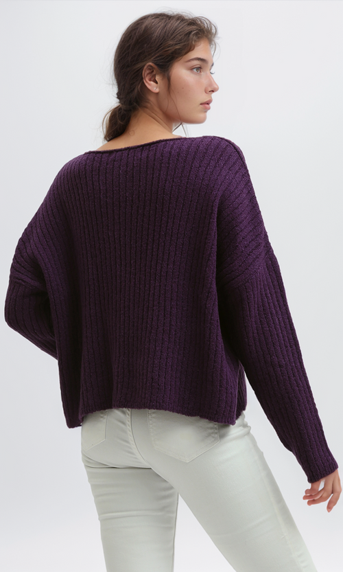 بلوفر بنفسجي غامق بنقشة ذاتية