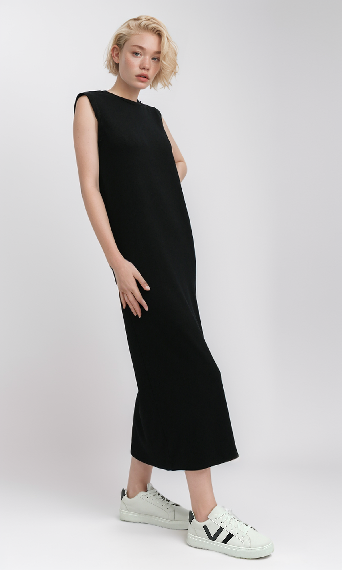 Sleek Ribbed High-Neck Sleeveless Midi Dress - Black - O198523