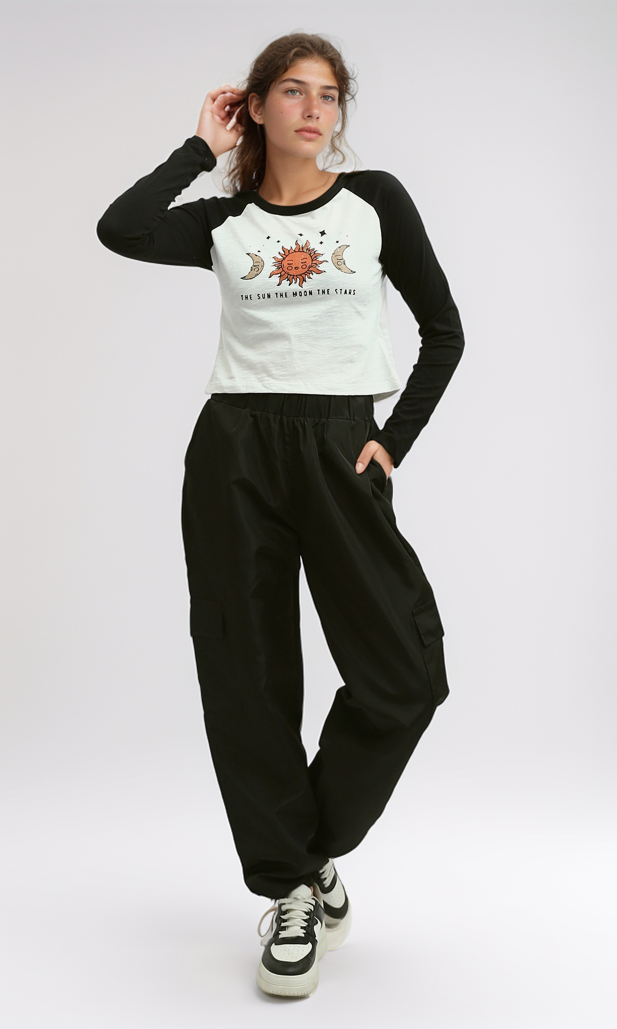 O198538 - White & Black Sleeve Cropped Tee Printed