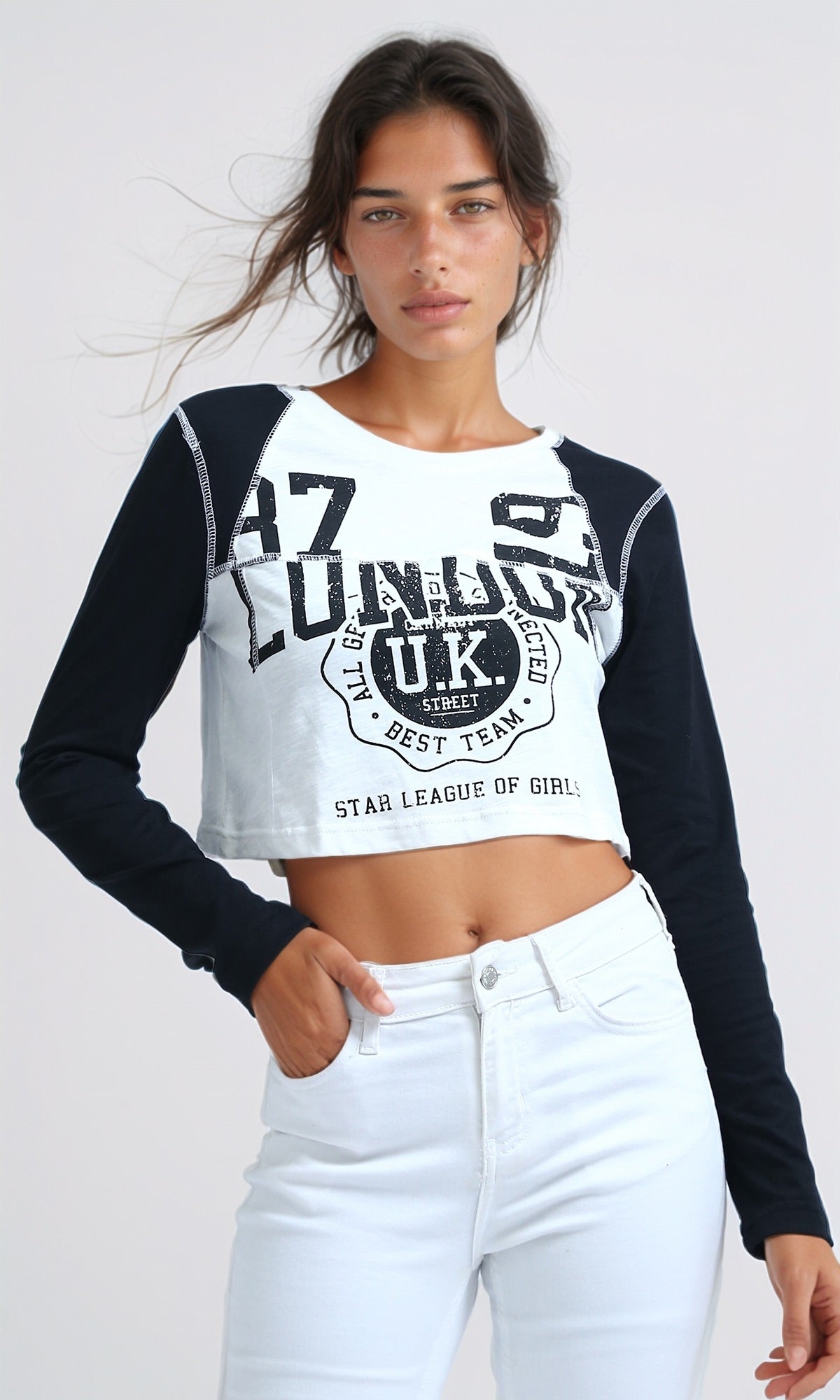 Women's Raglan Sleeve London Graphic Crop Top - O198539