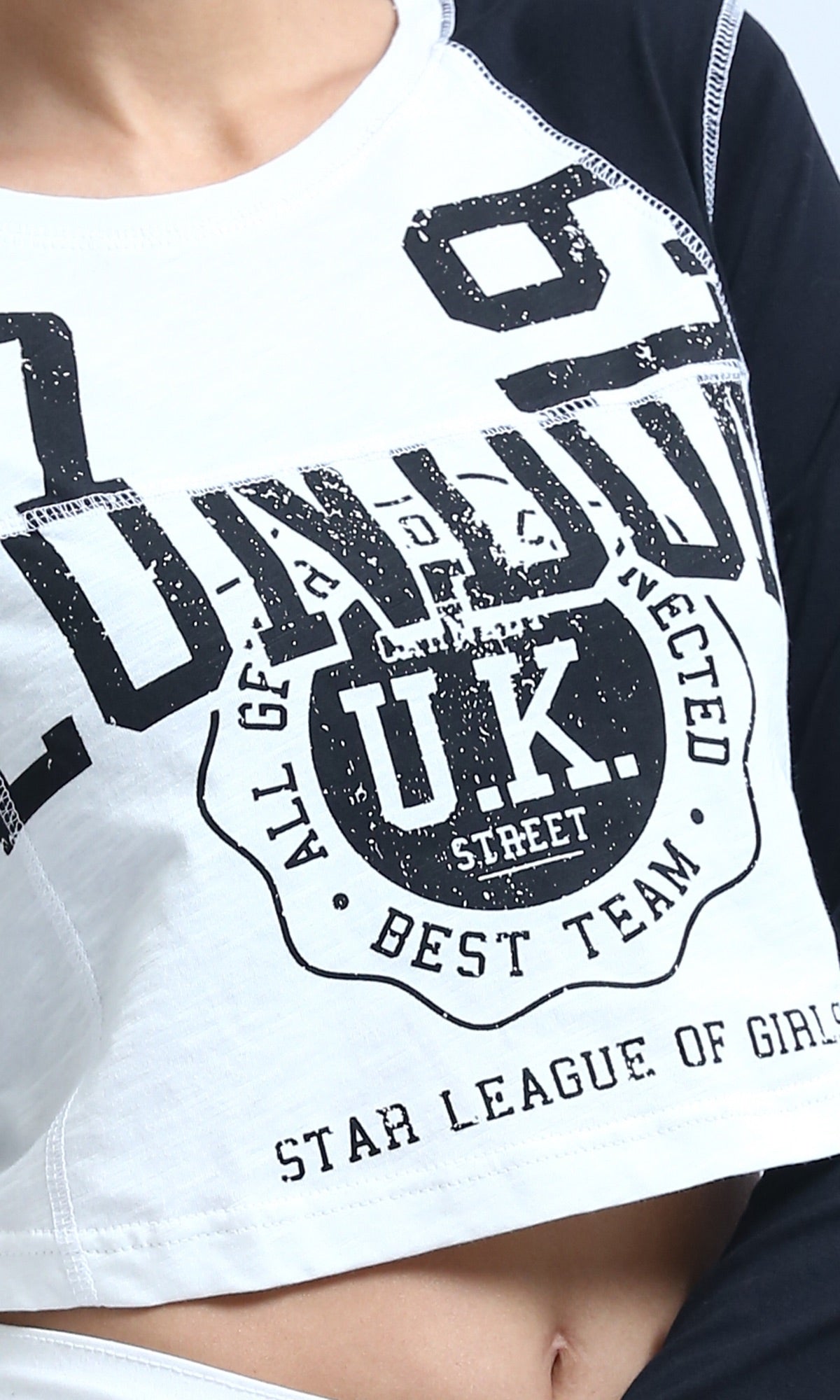 Women's Raglan Sleeve London Graphic Crop Top - O198539